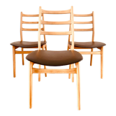 Too many Casala chairs.