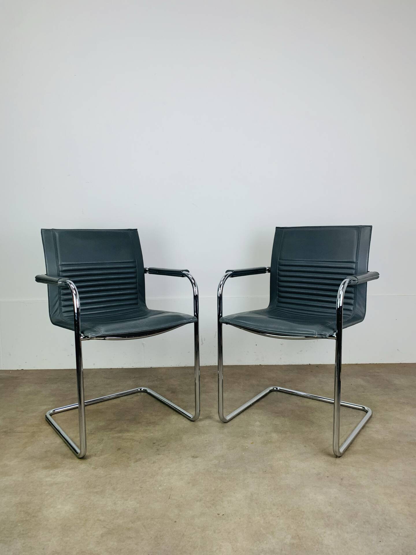 Pair of Dialog armchairs by Walter Knoll for Art Collection, leather