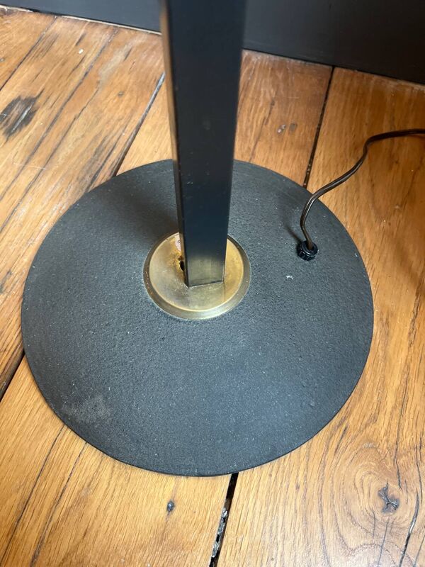 Lampadaire en métal noir et doré 1960