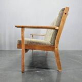 Canapé 3 places par Hans J. Wegner pour Getama, Danemark, années 1960