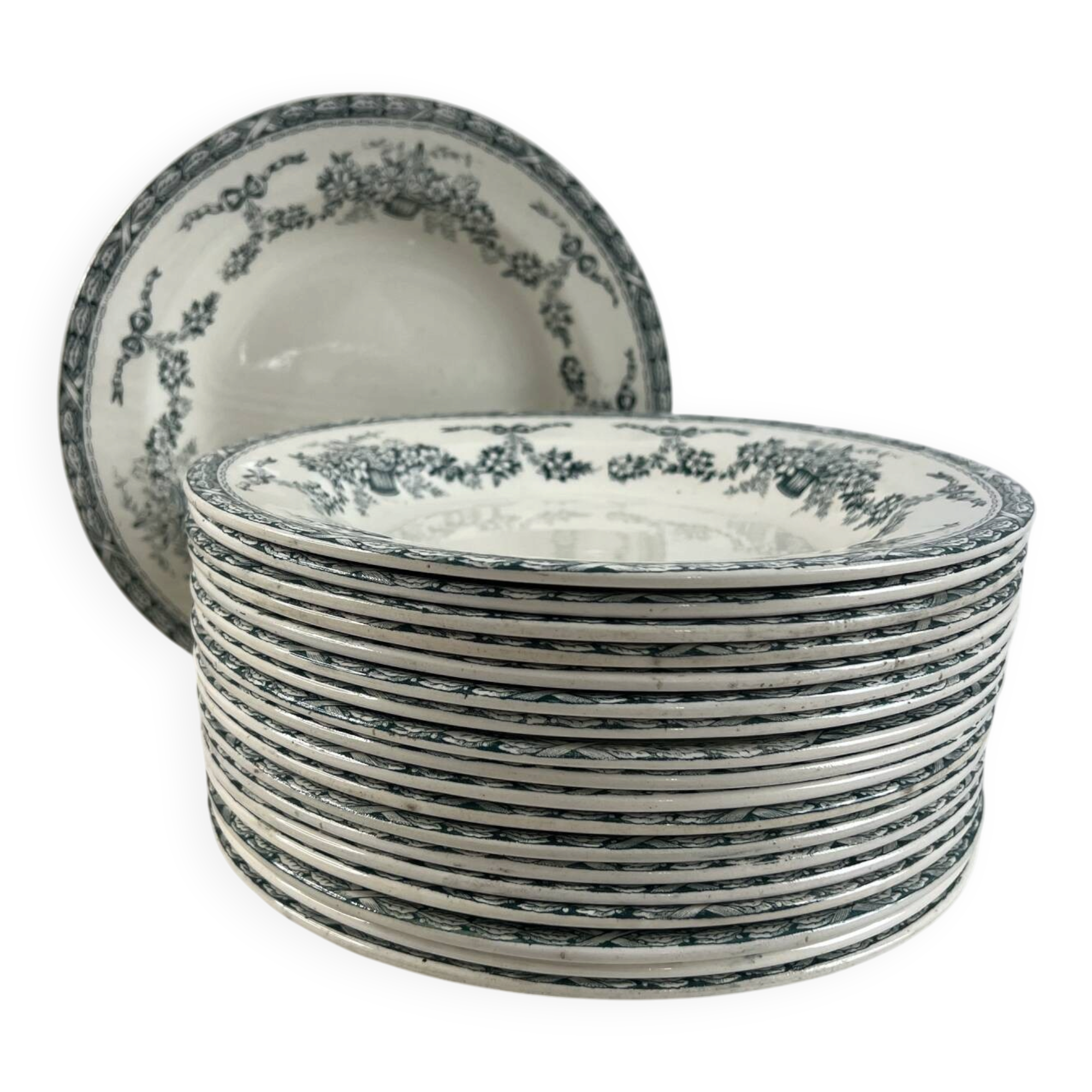 Set of 19 deep plates in ironstone Ninon 24cm