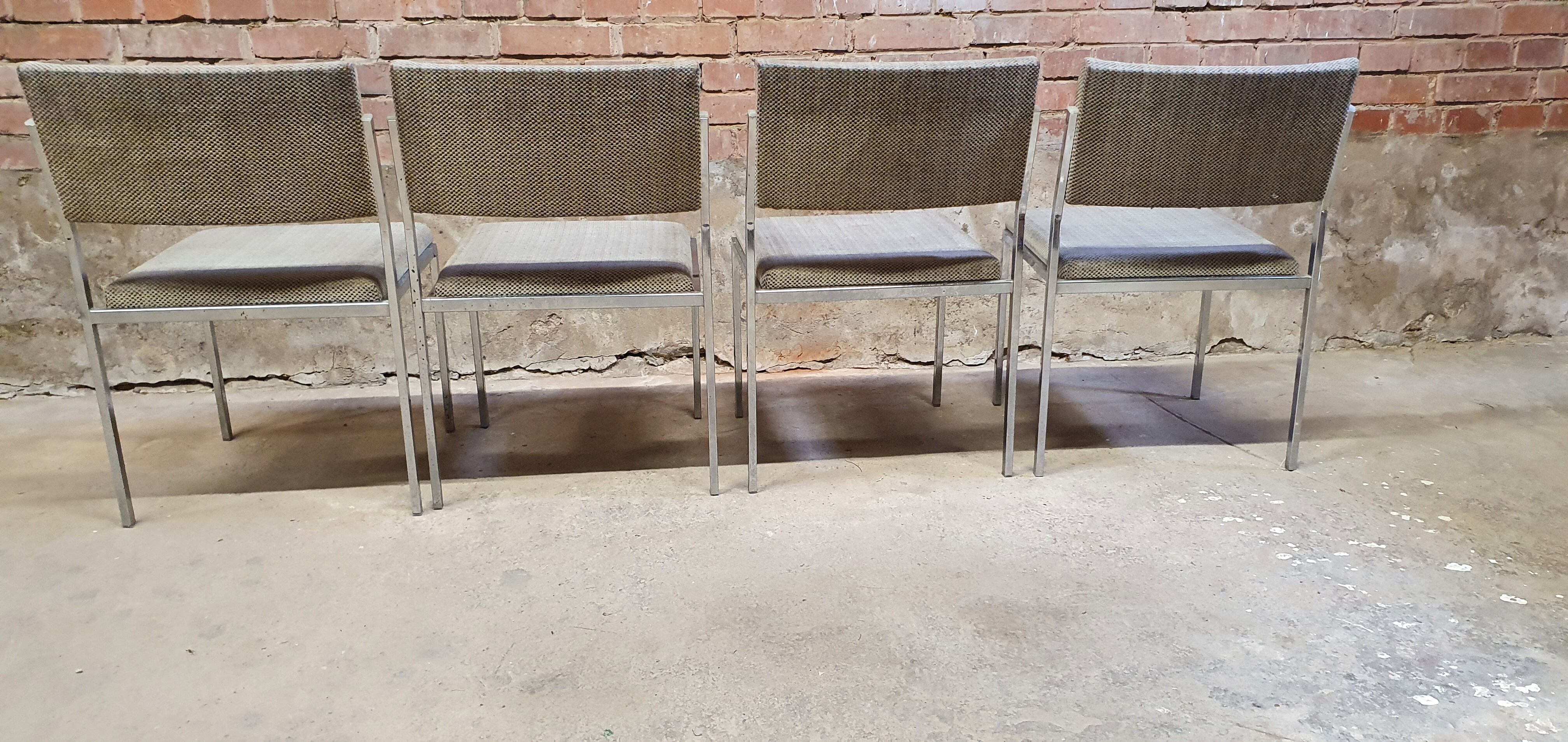Lot de  quatre chaises fauteuil vintage