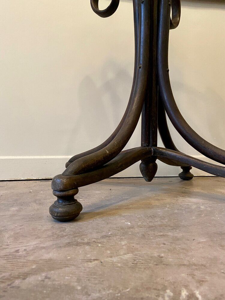 Umbrella holder in arched and dark wood
