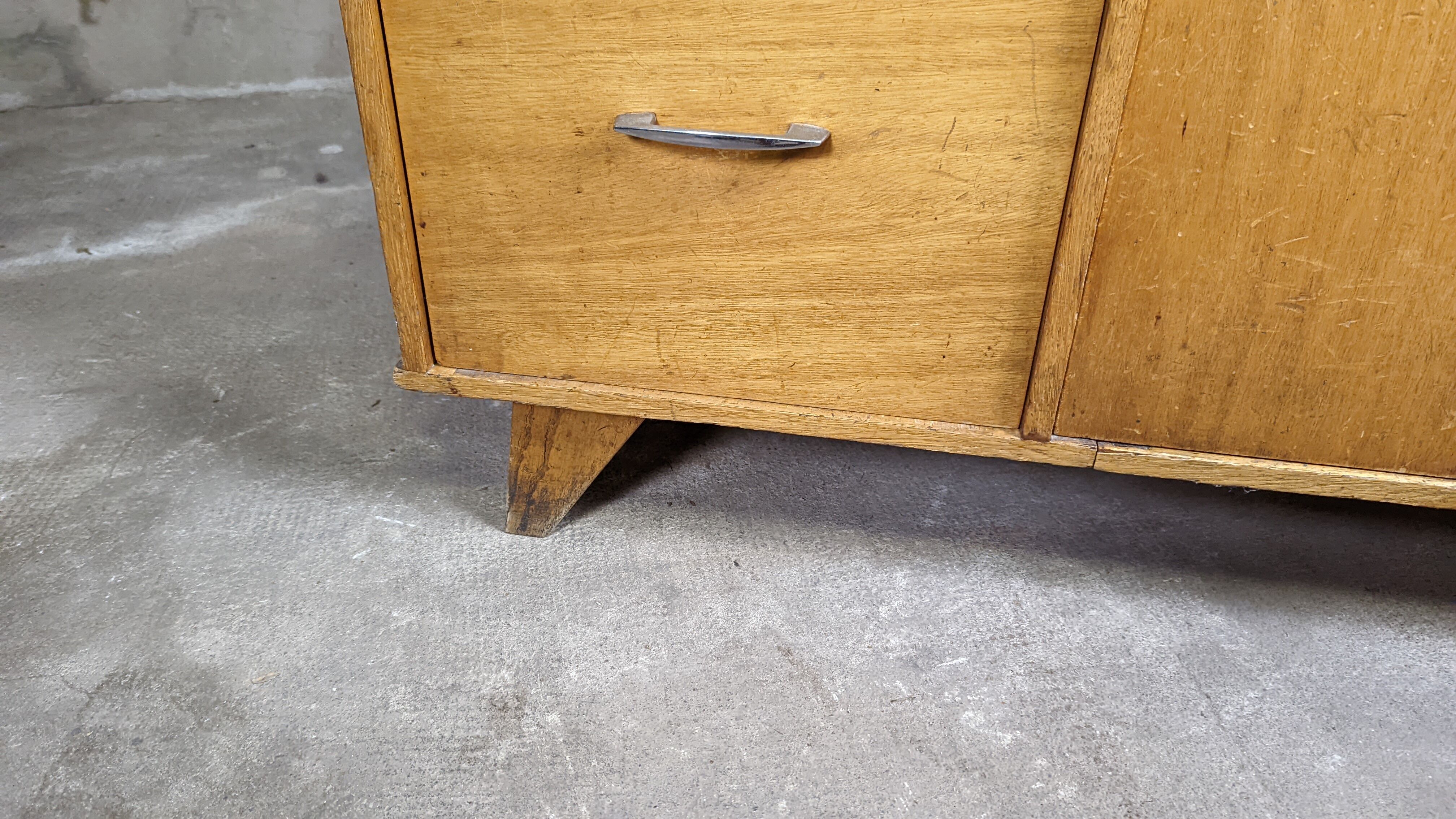 Commode pied compas scandinave