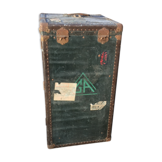 Trunk cabin