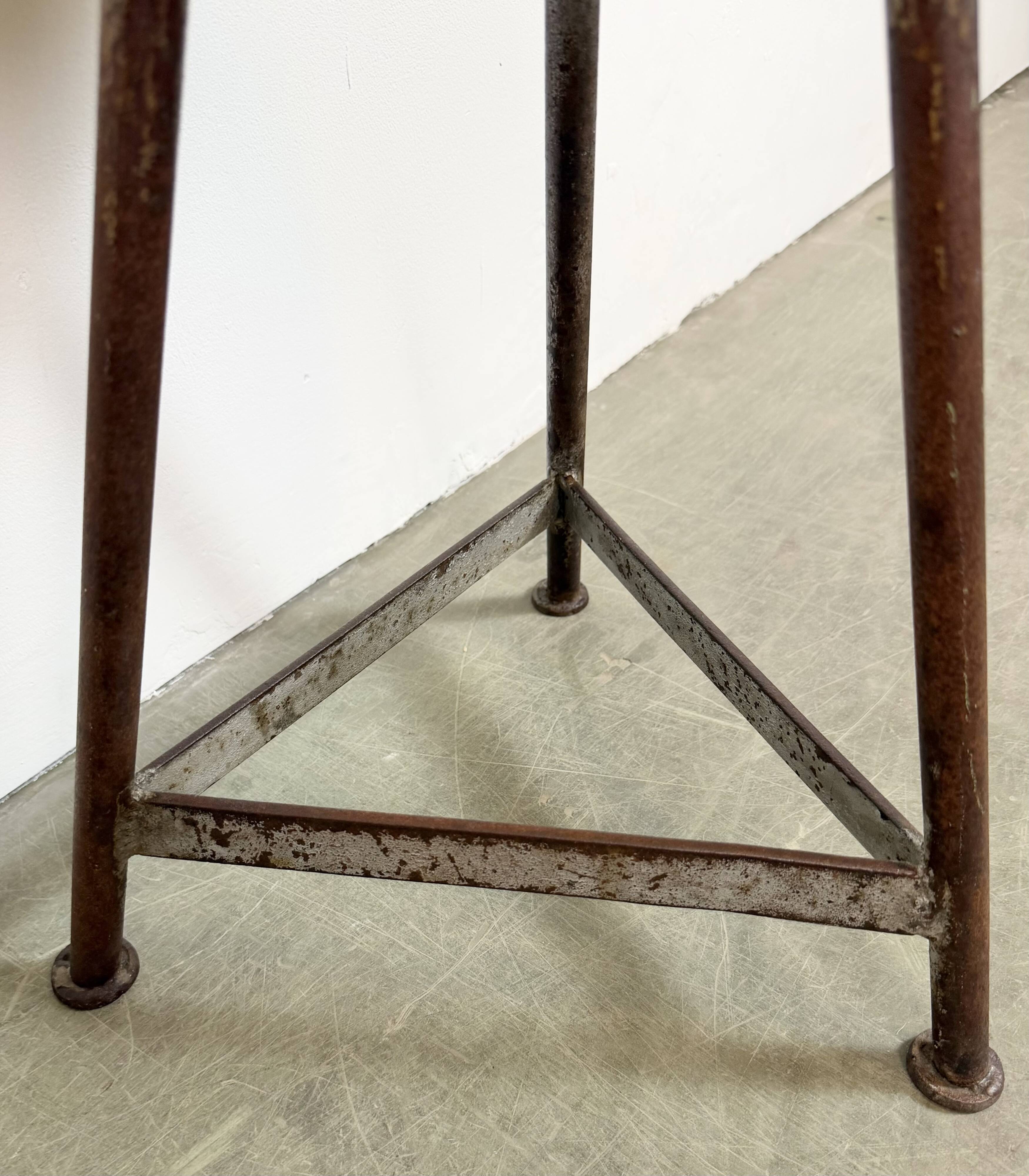 Tabouret d'atelier industriel gris, années 1960