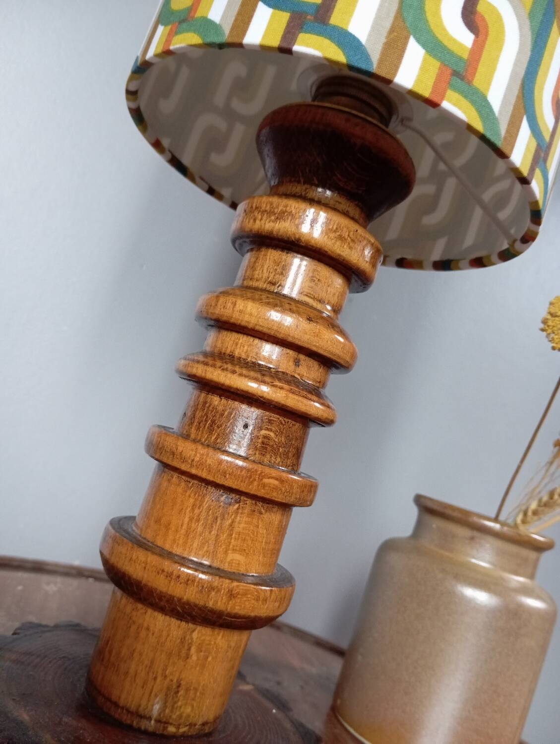 Vintage brutalist wooden table lamp, space age printed lampshade