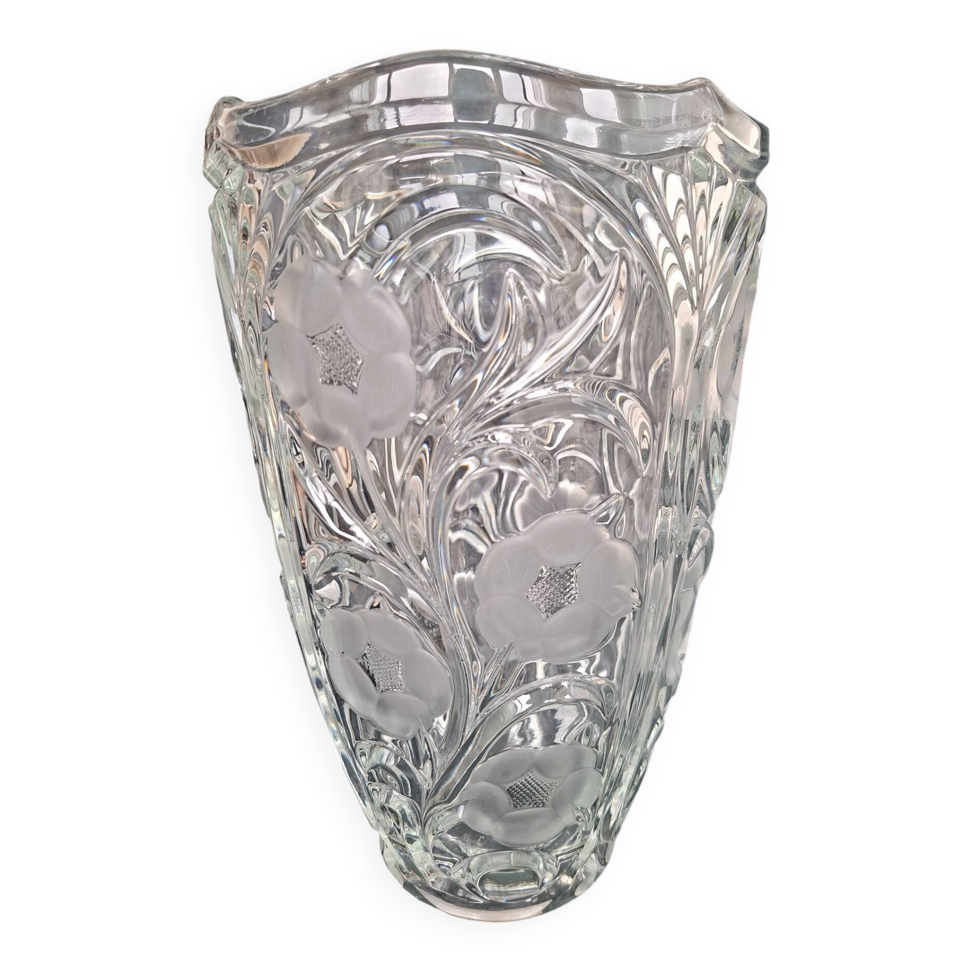 Grand vase en cristal taillé décor floral