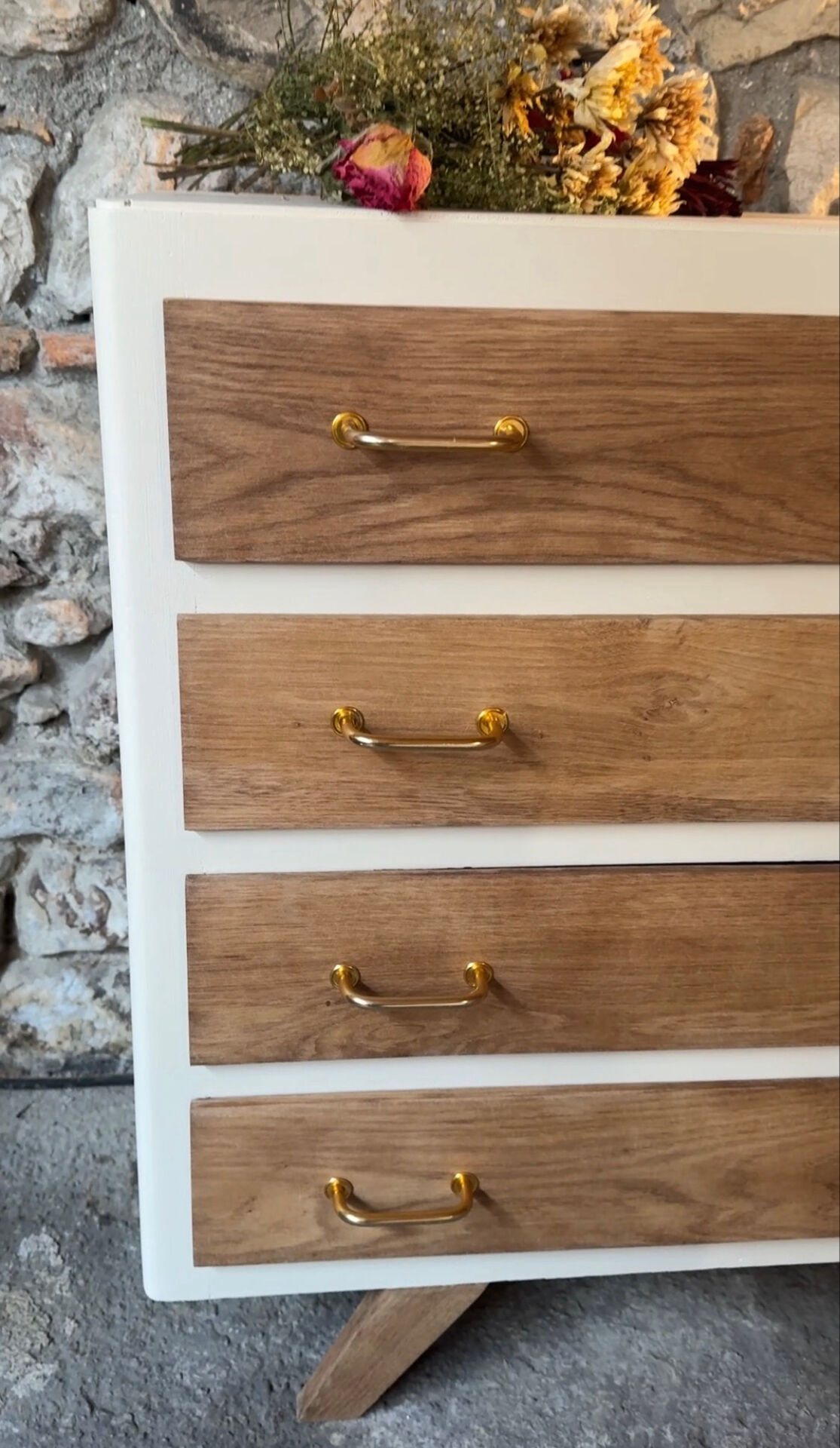 Vintage chest of drawers with 4 drawers