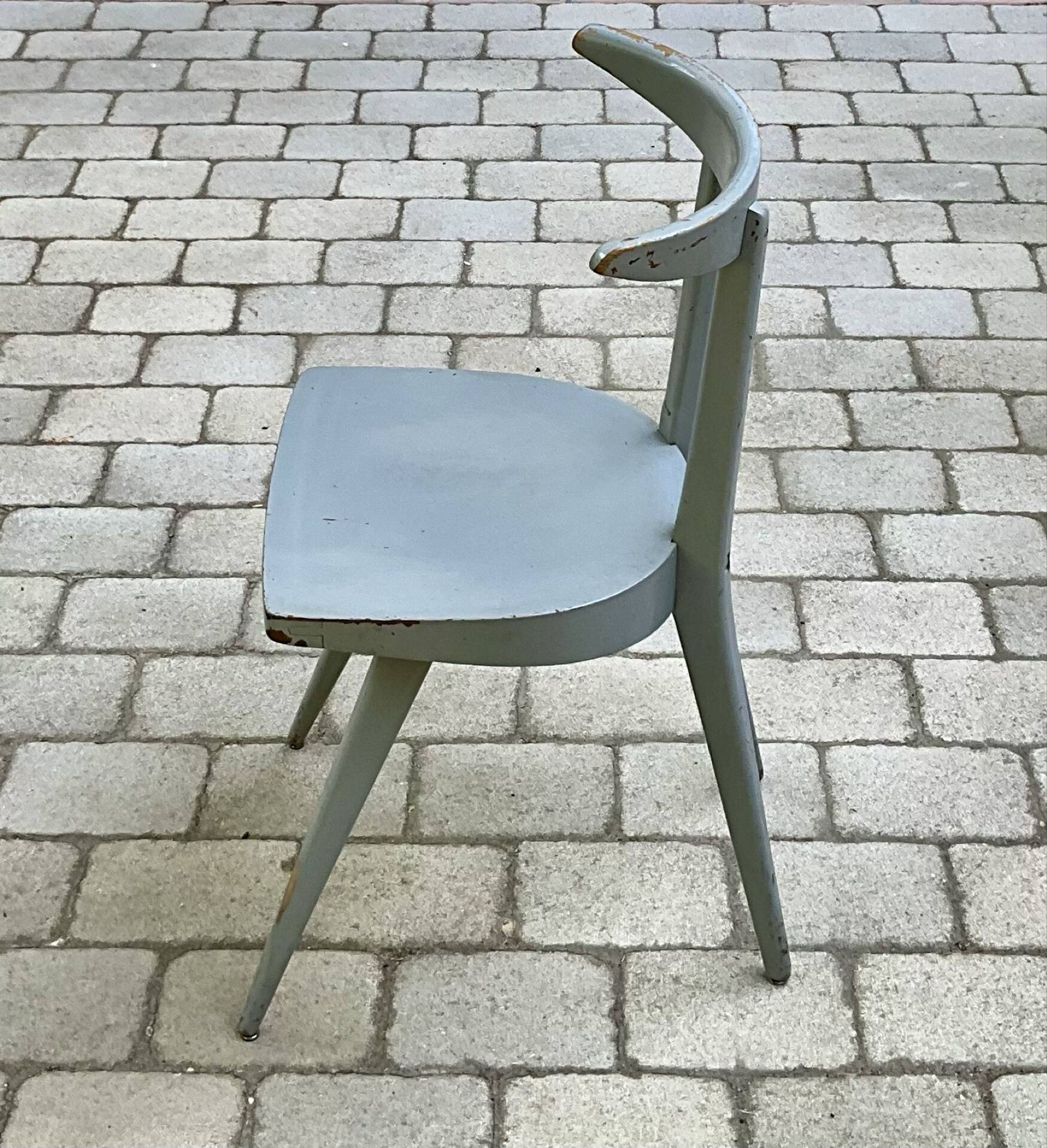 Set of 12 Stella "Antelope" chairs – France, 1950s