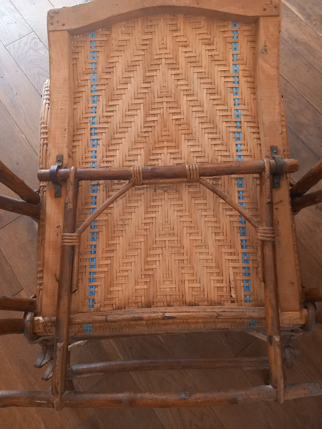 Rattan lounge chair