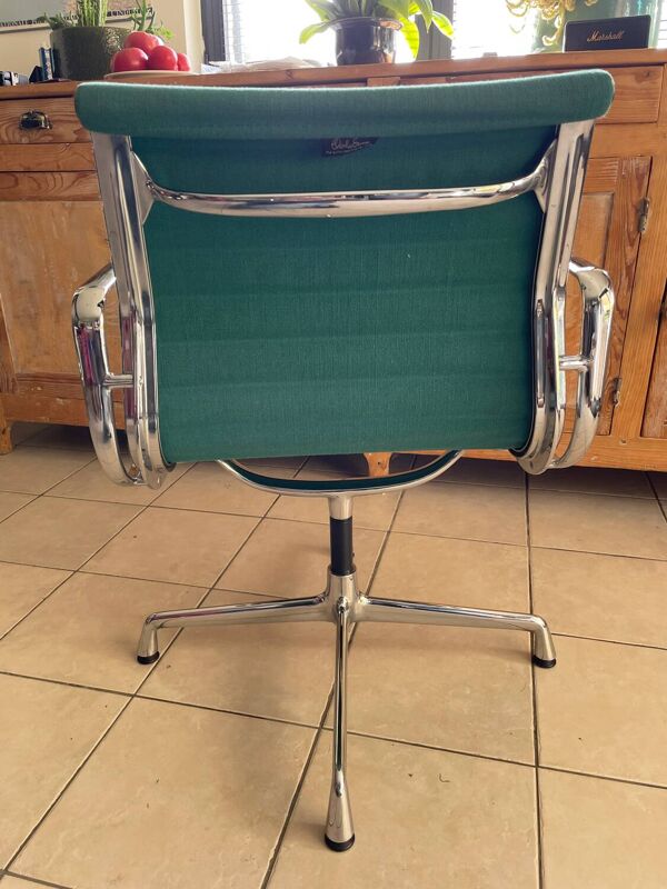 Fauteuil Eames EA 108 design ed Vitra 97