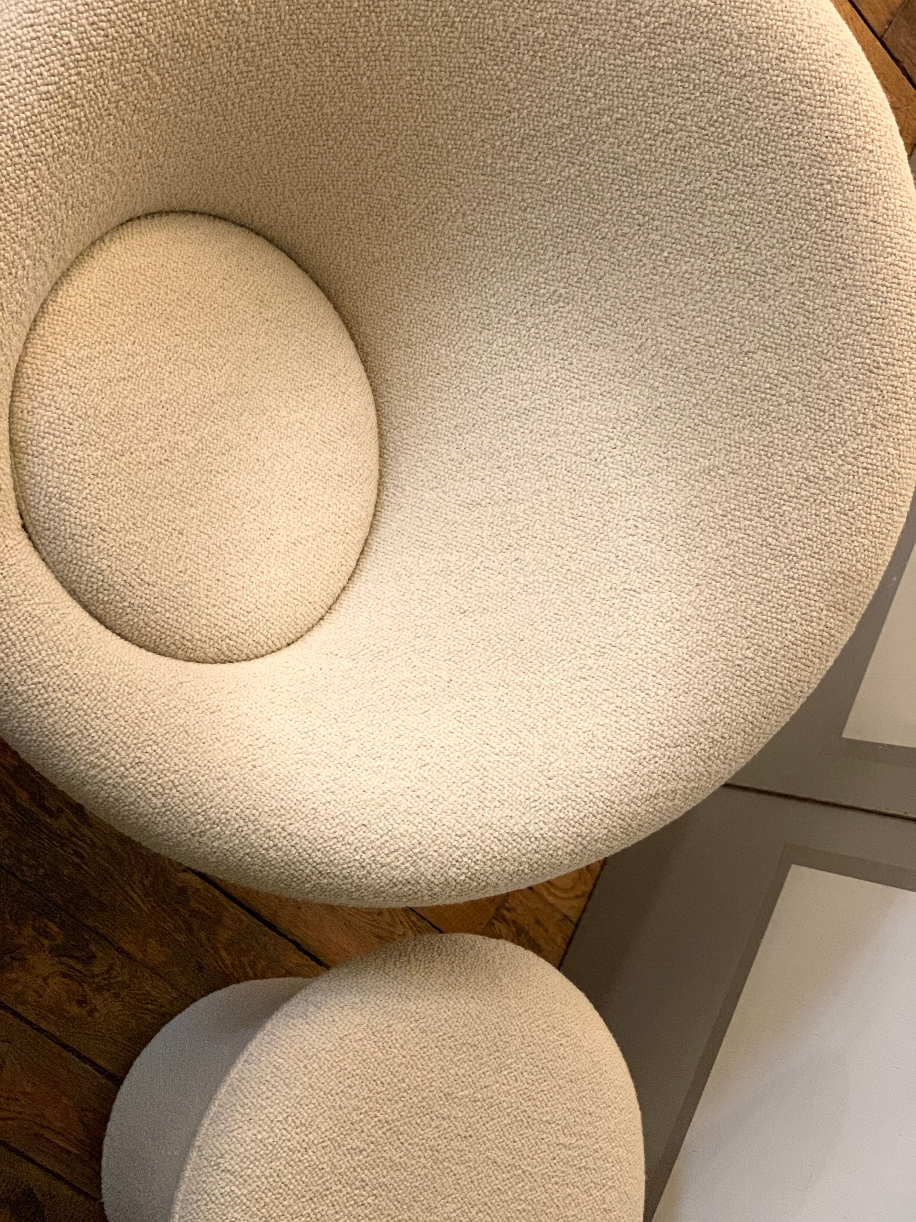 Armchair and 2 ottomans 'Mushroom n°560' by Pierre Paulin 1959, old edition 1960