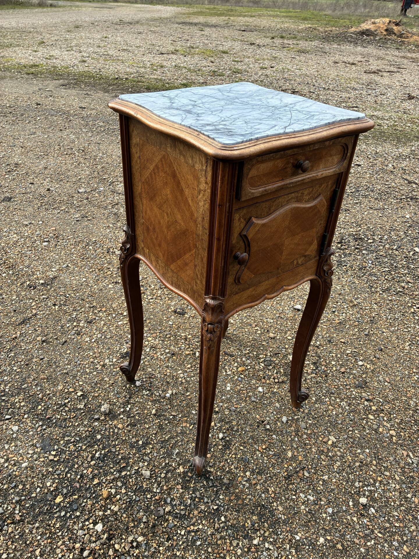 Table de chevet