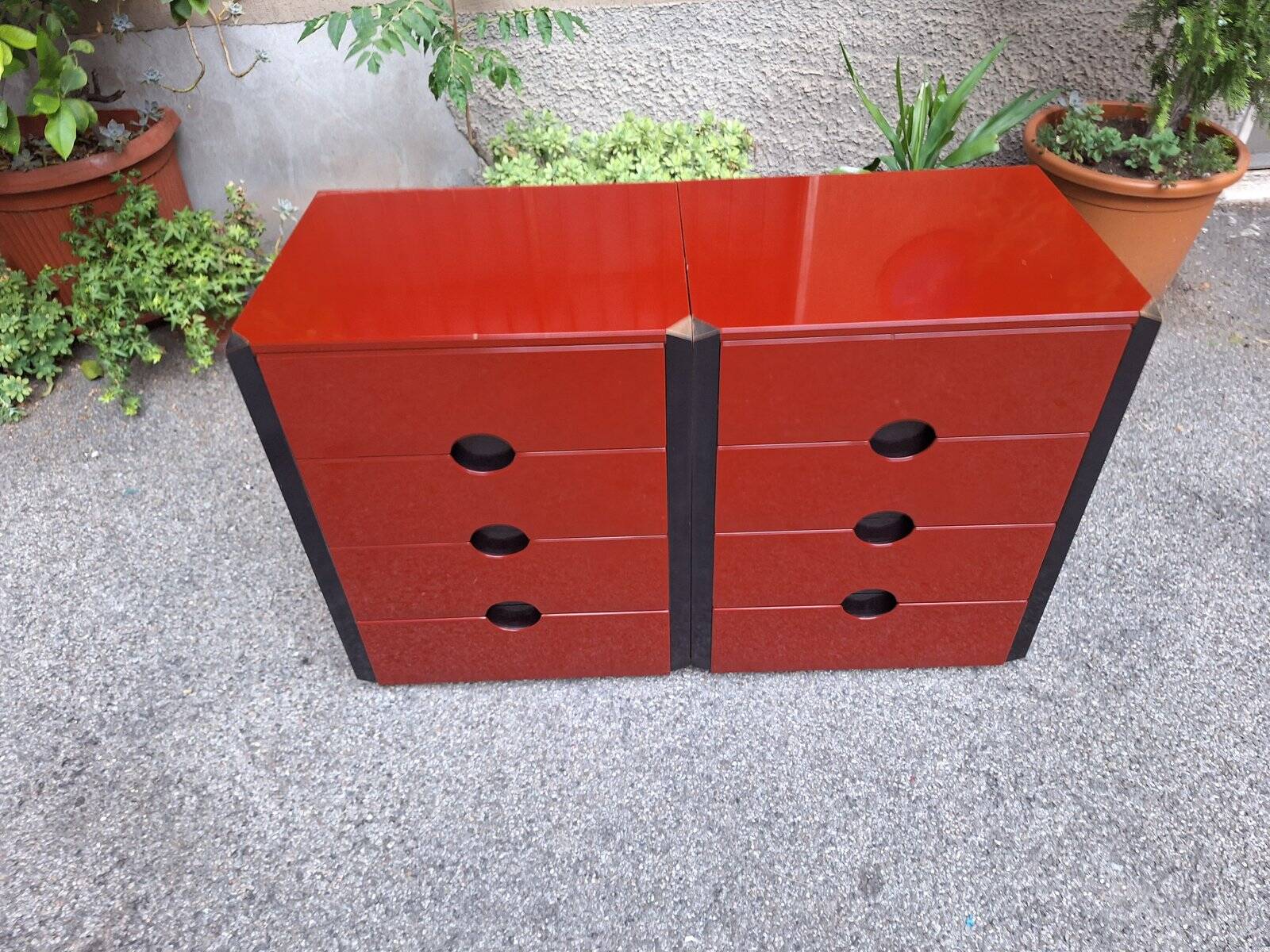 Como Bedside Tables MB3 Model in Red Lacquer and Burnished Brass by Luigi Caccia Dominioni for Azucena, 1970s, Set of 2