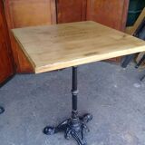 Bistro table feet in iron cast and solid wood tray