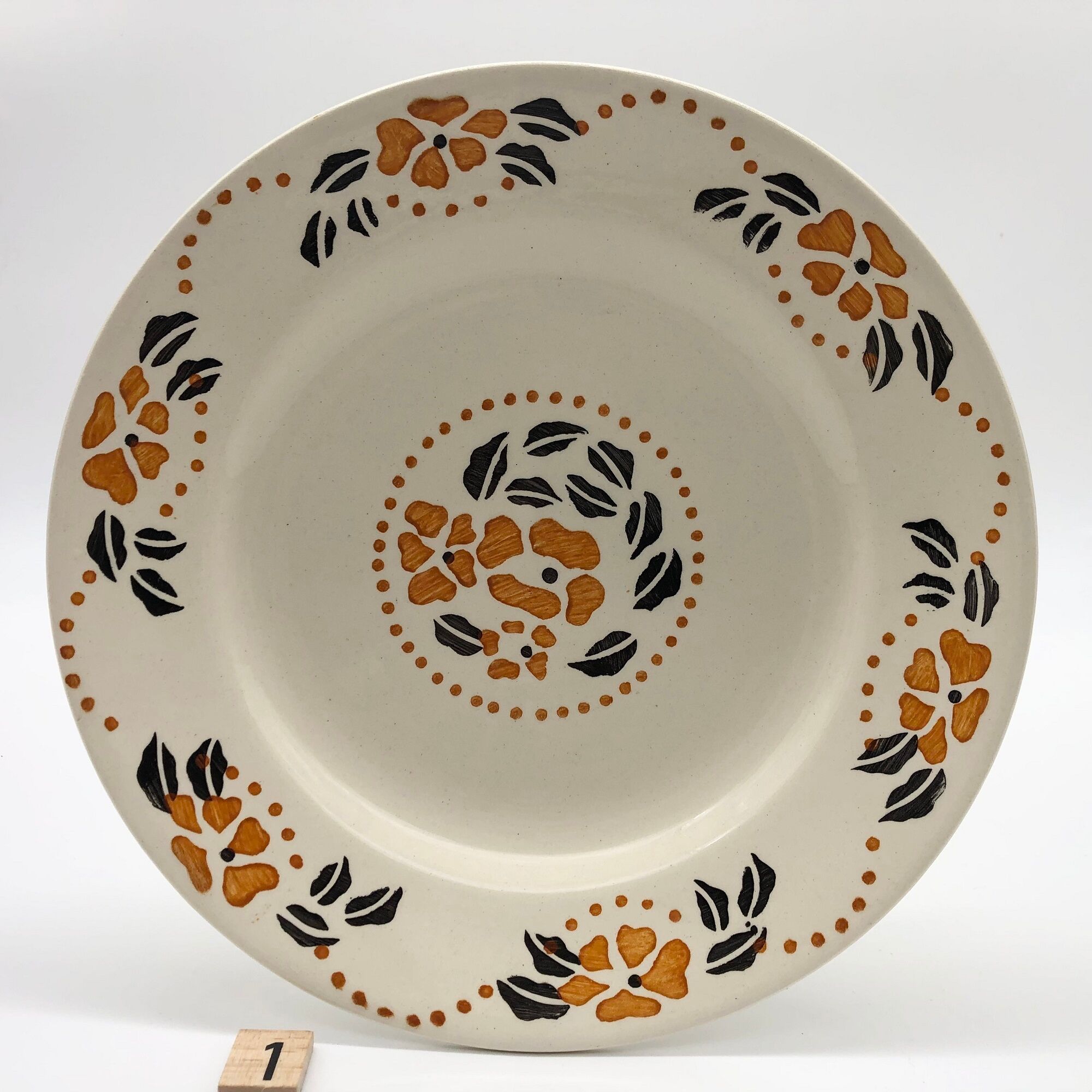 6 Flat plates in iron earth, "Longchamp" model "Primax"
