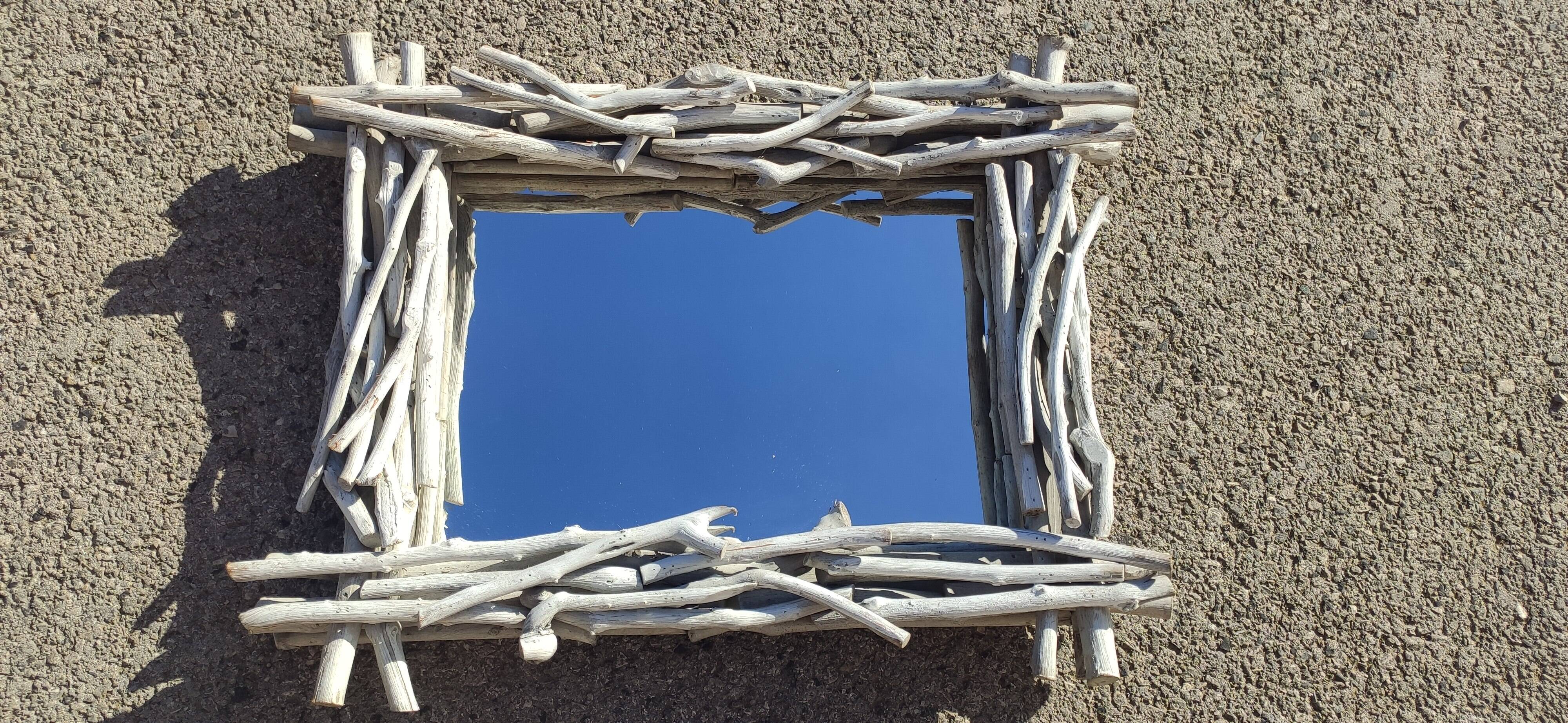 Mirror in gray driftwood frame < 65x84 cm >