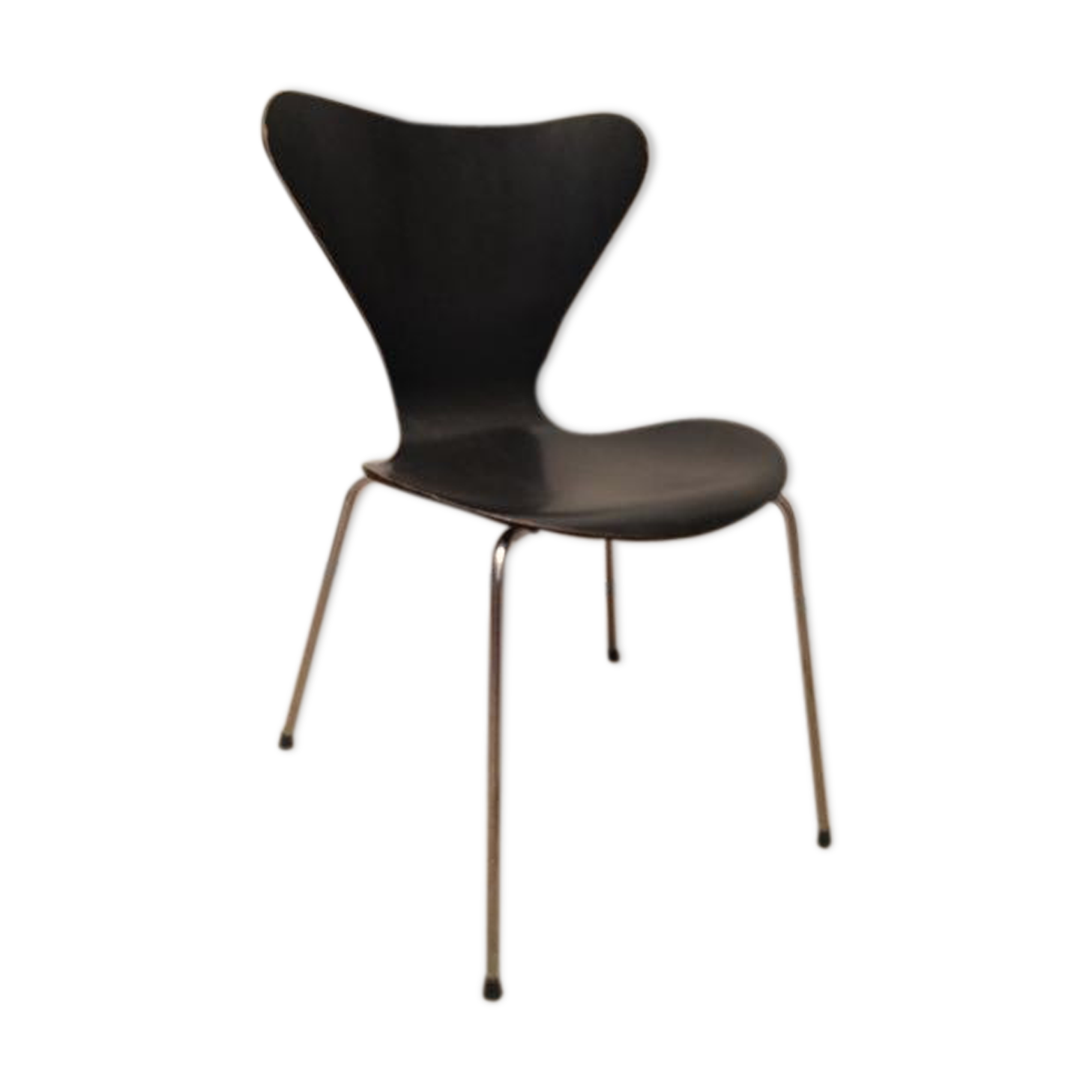 Series 7 butterfly chairs model 3107 by Arne Jacobsen for Fritz Hansen.