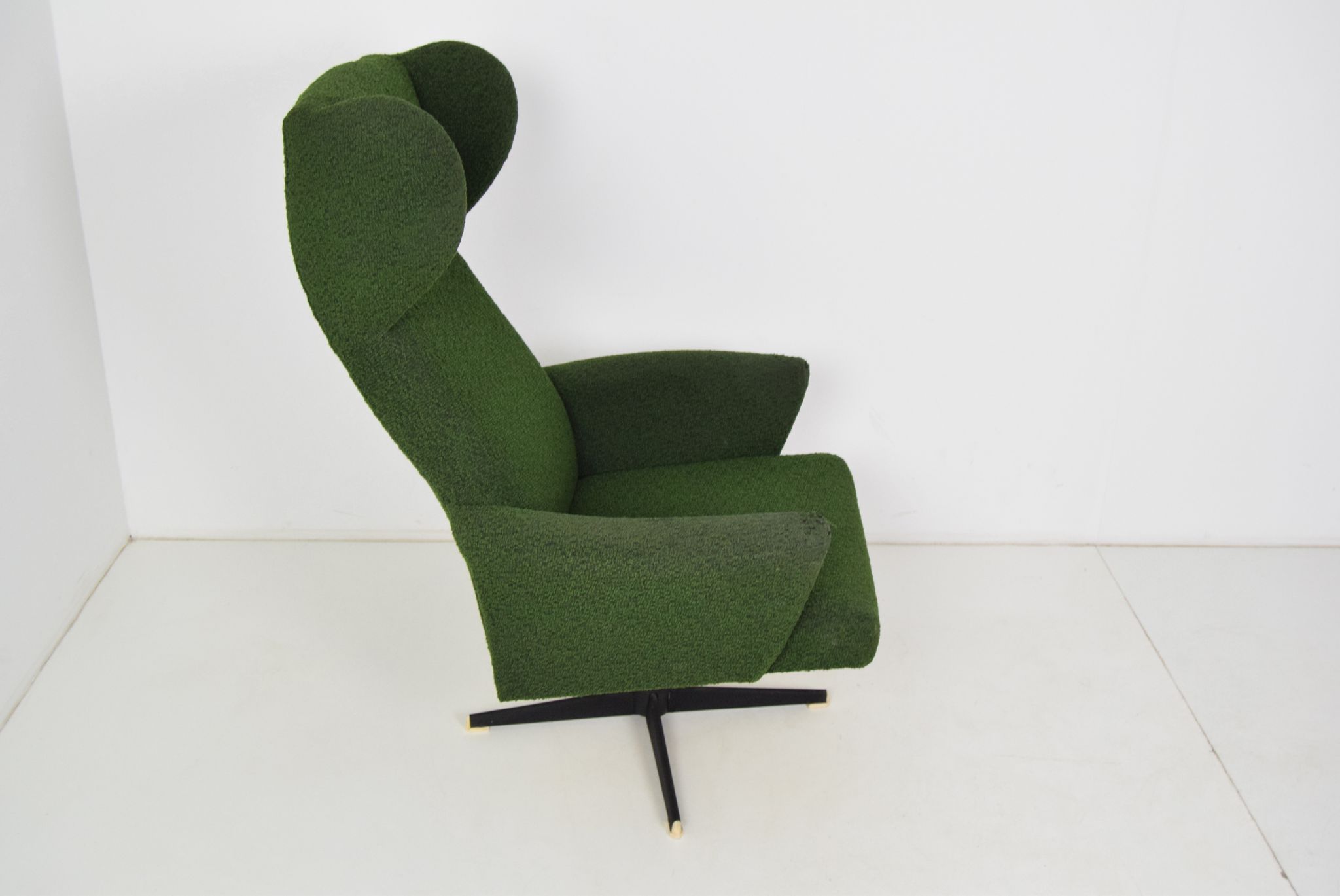 Swivel Armchair in the middle  of the century,1970's.
