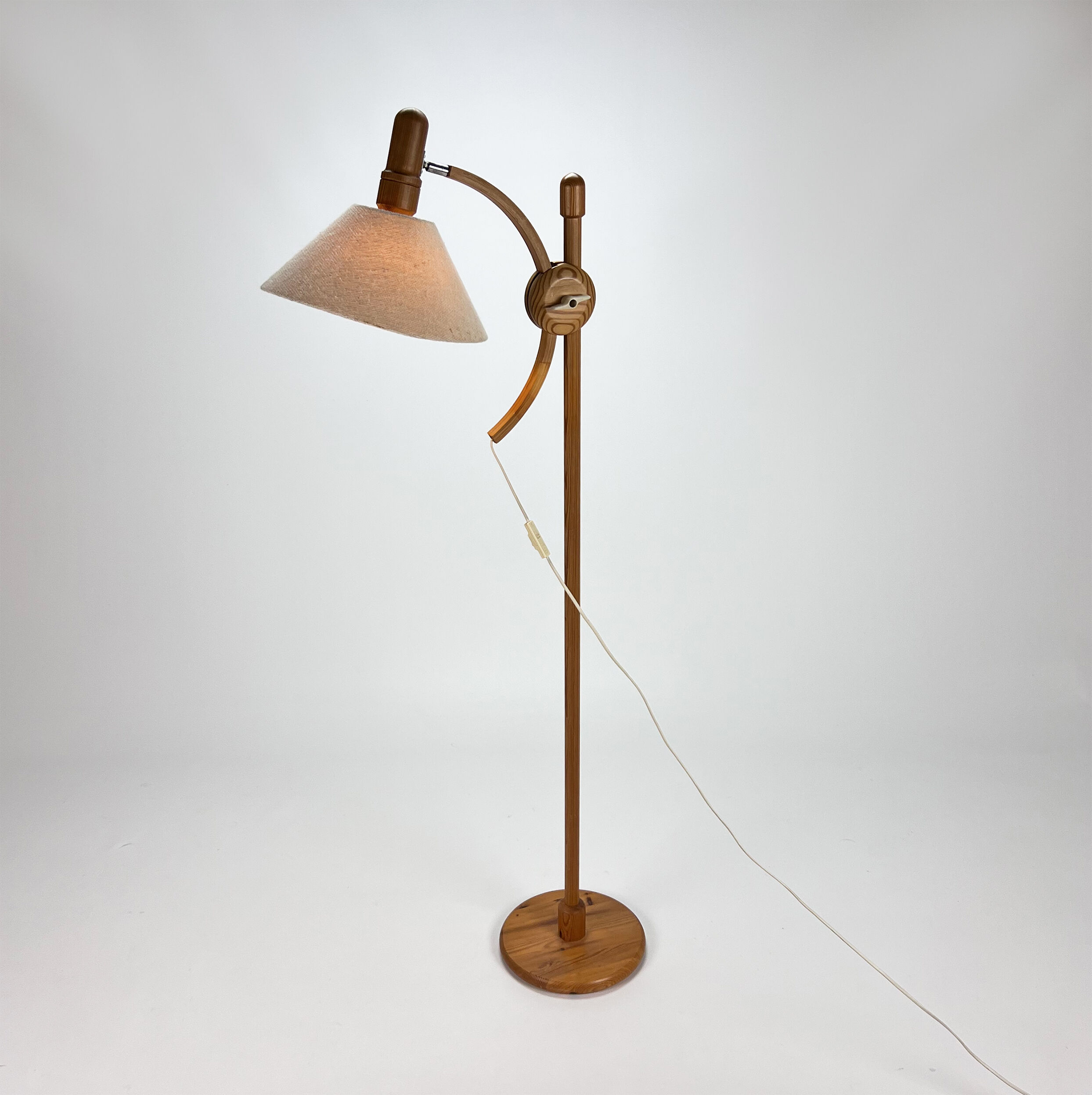 Adjustable pinewood floorlamp, 1970s
