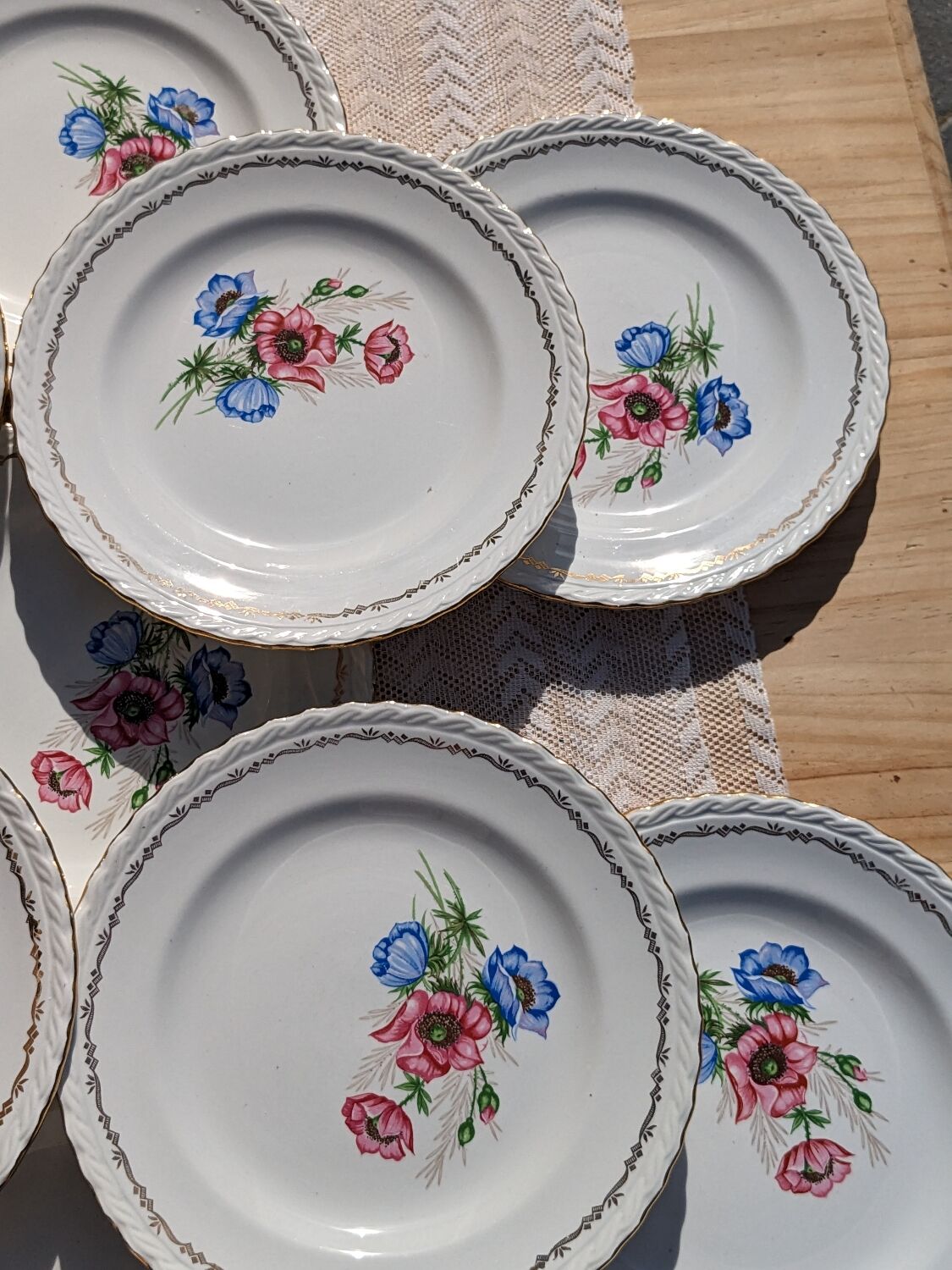 Vintage plates l'Amandinoise