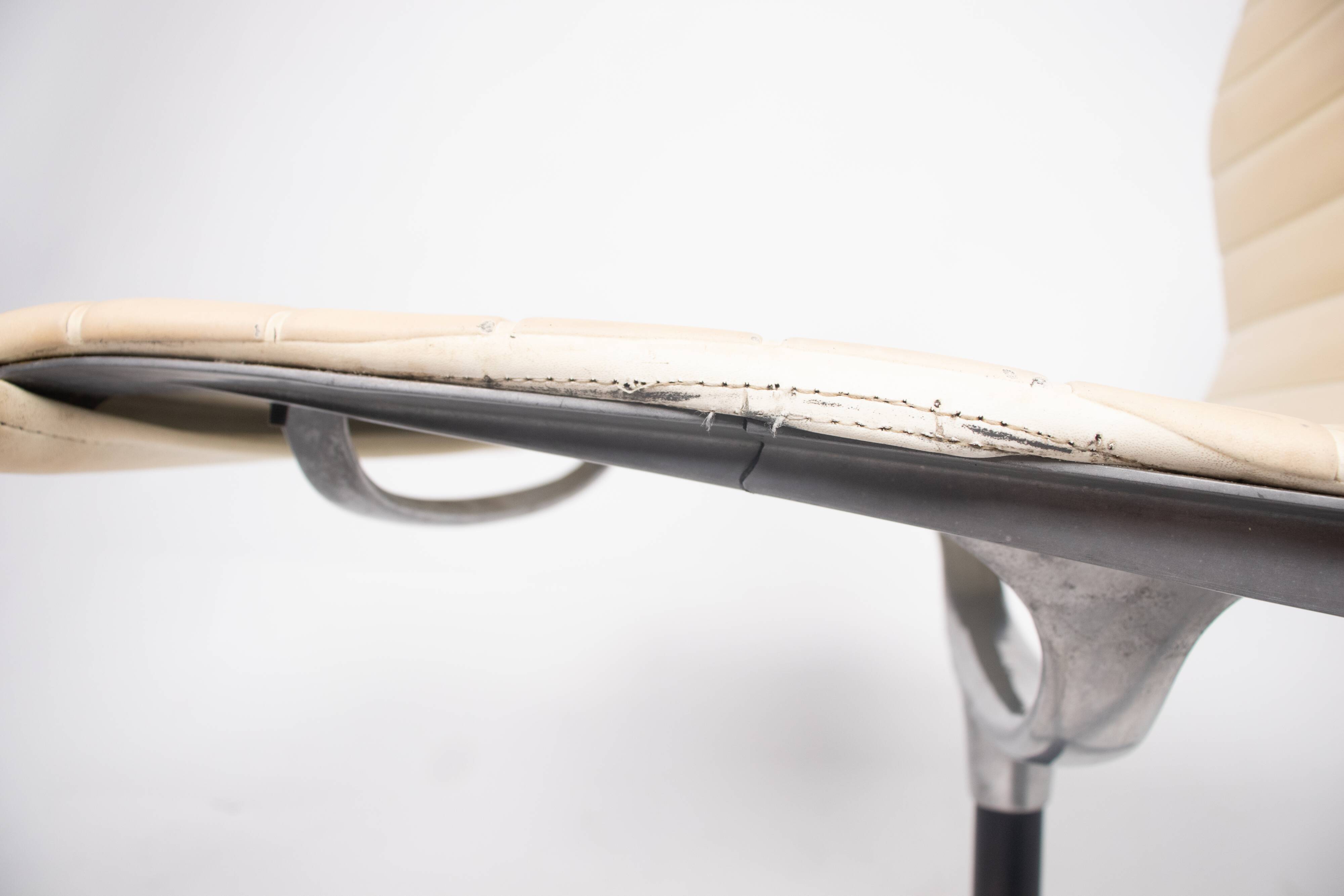 Eames Herman Miller Aluminum Chair EA101