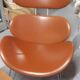 Lot de deux grands fauteuils "designer" intérieur