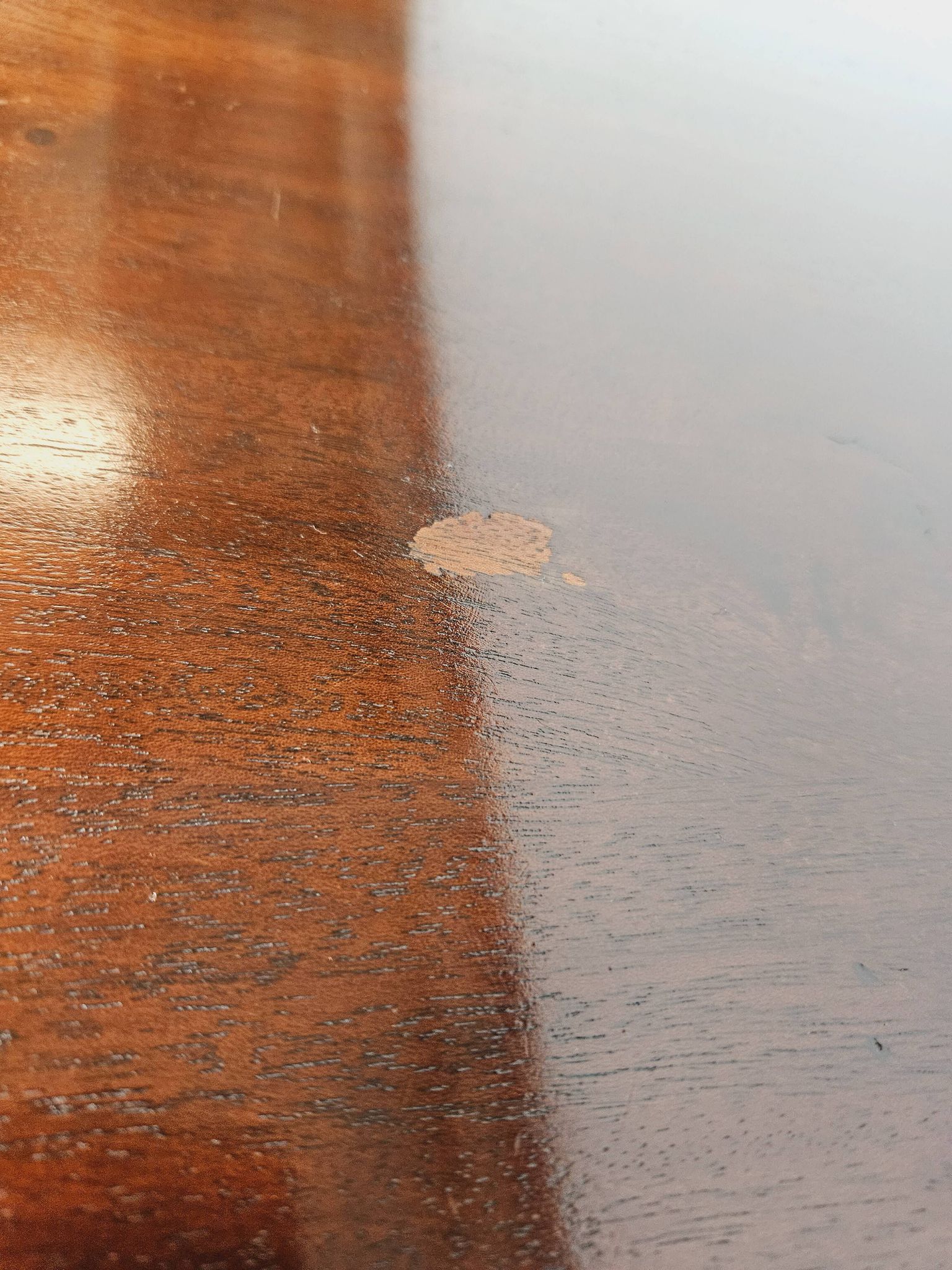 Elegant Dining Table, 2nd half of the 19th Century - Classic/Walnut