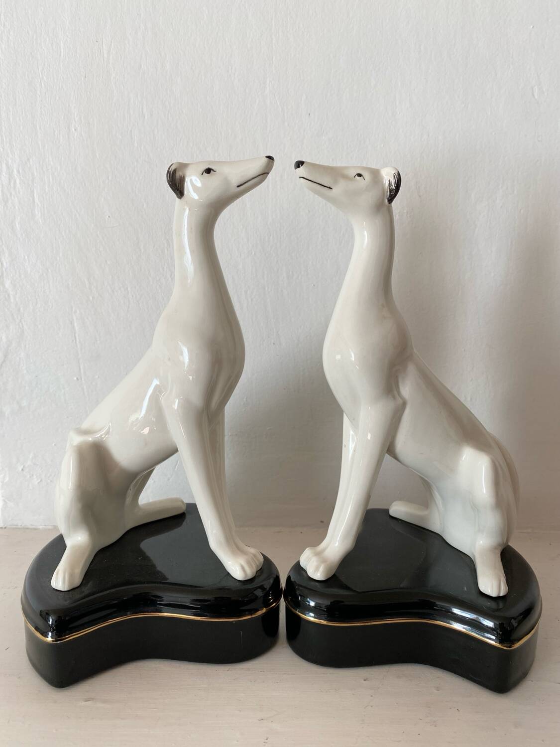 Paire de serres livres chiens lévriers années 60