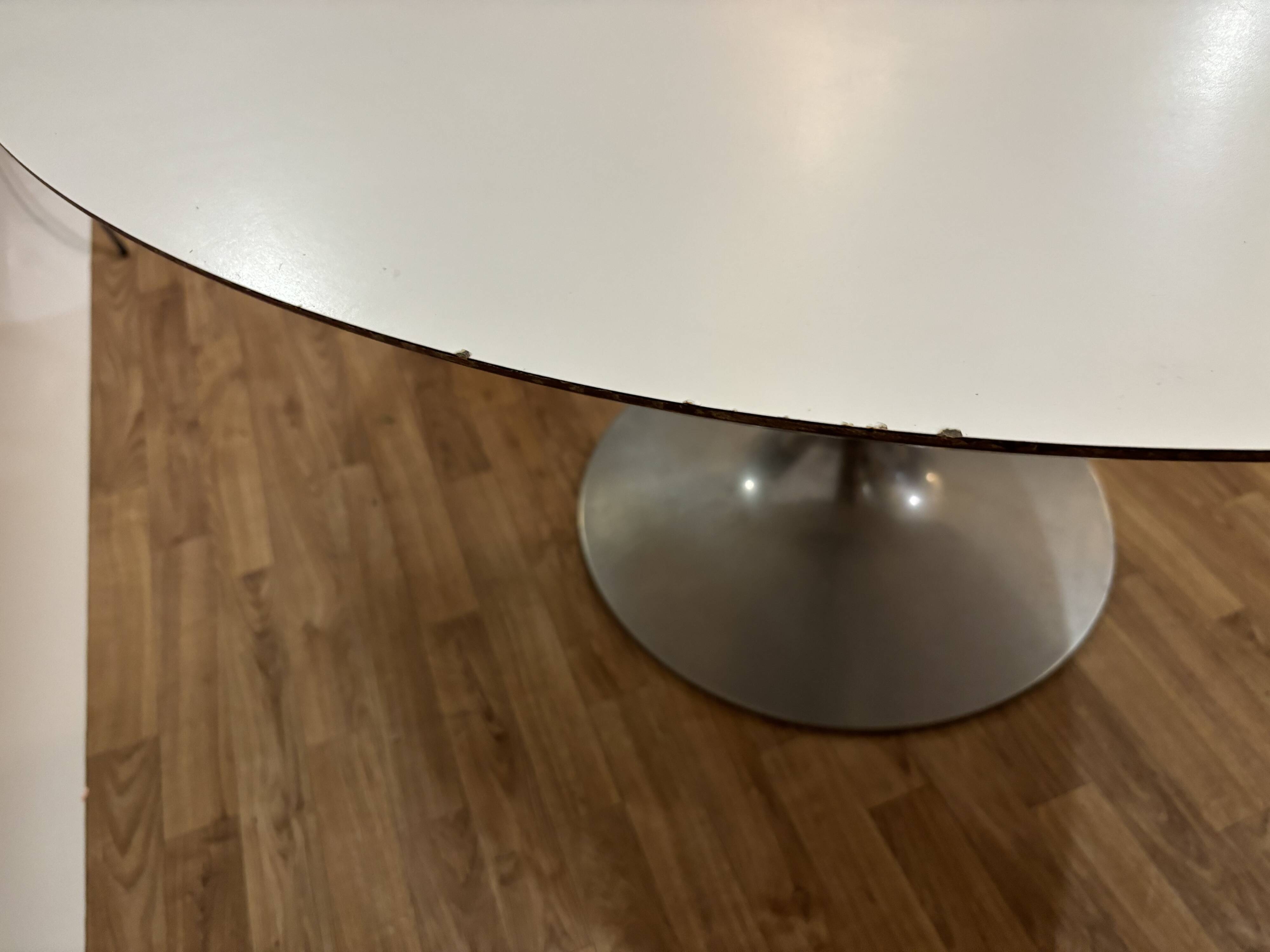 70s round tulip dining table