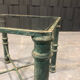 Table d’appoint en fer et verre patine antique