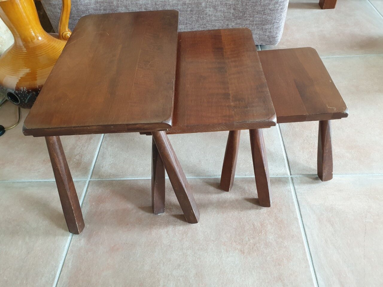 Brutalist trundle table