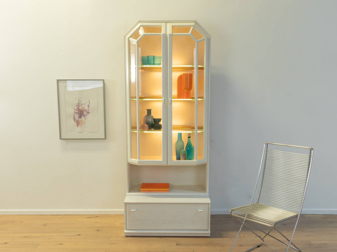 Illuminated display case from the 80s