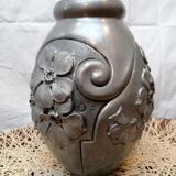 Art Deco vase in repoussé pewter by René Sitoleux circa 1940
