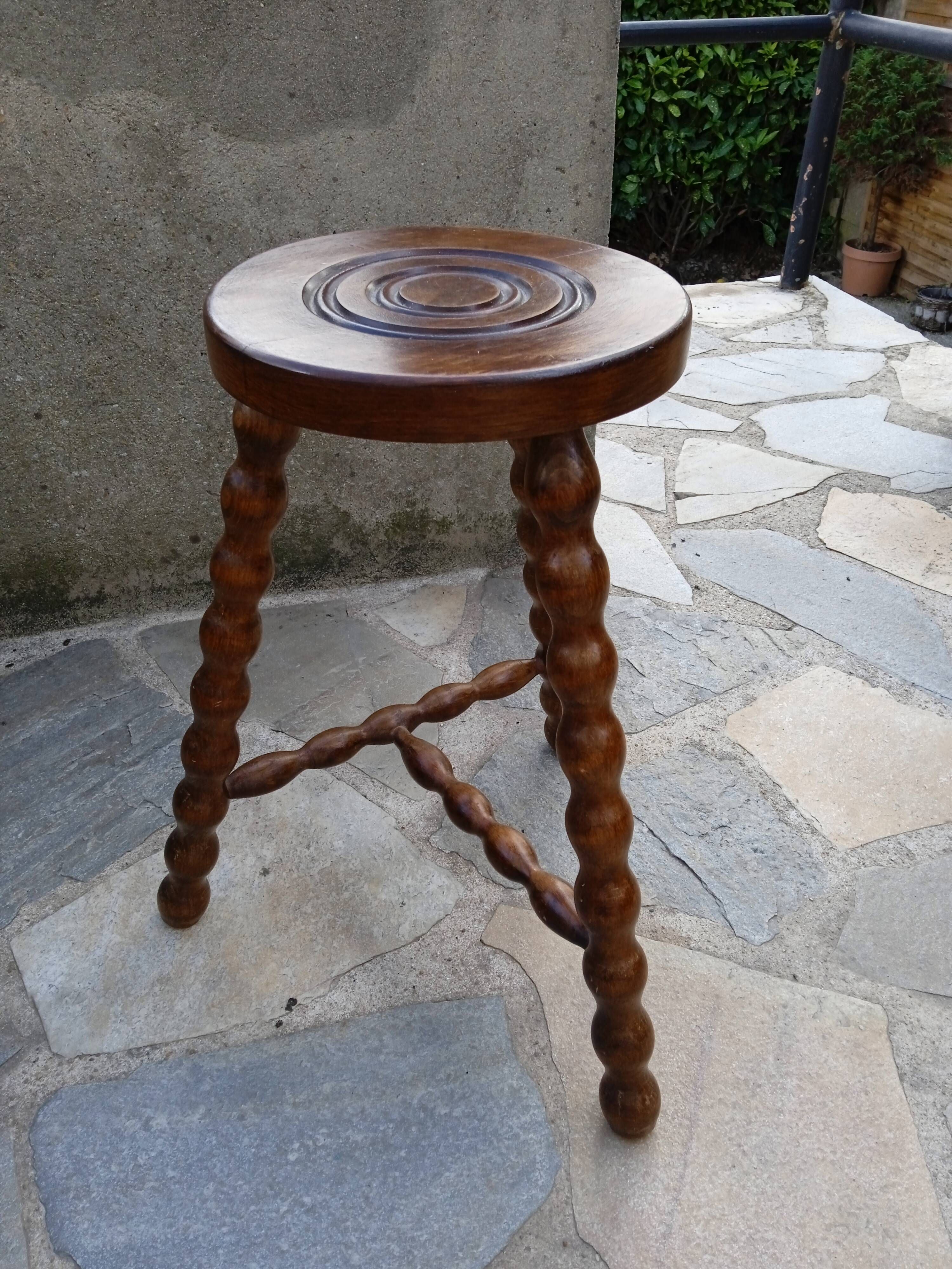 Tabouret tripode