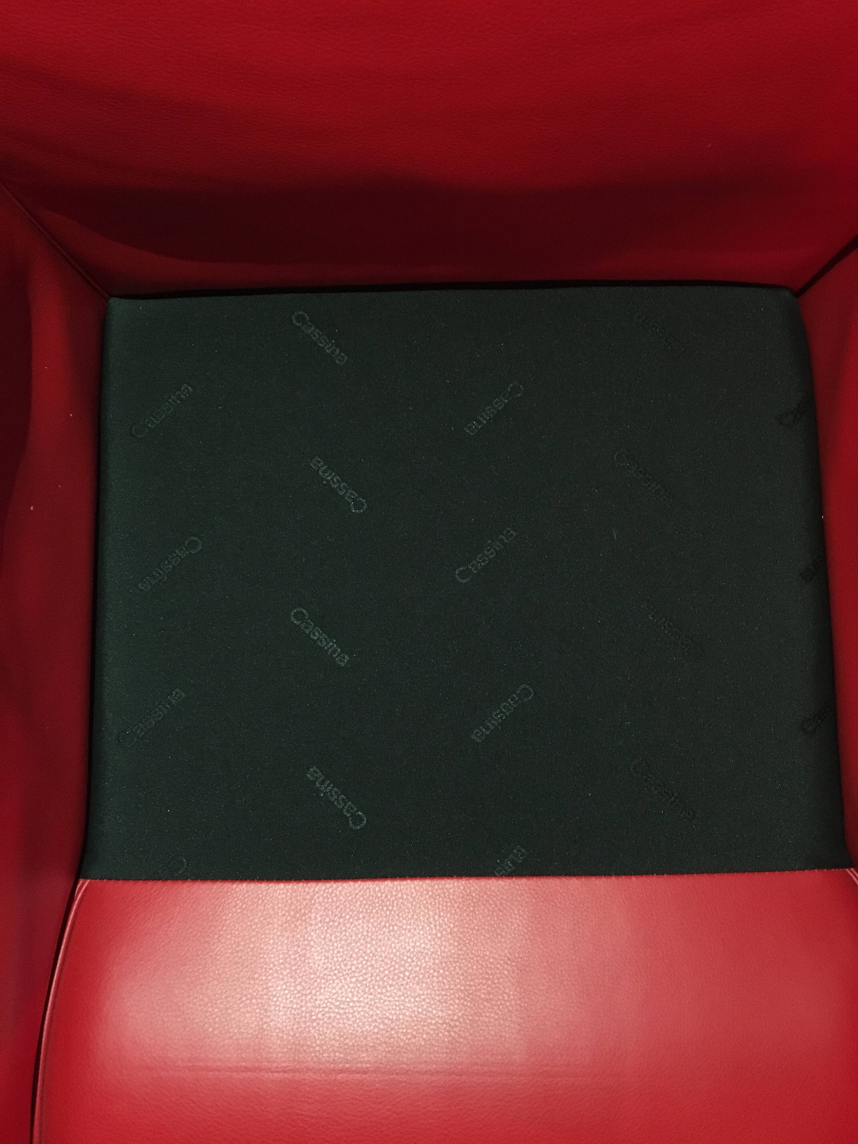 LC2 armchair Le Corbusier, Jeanneret, Perriand - Red leather - signed