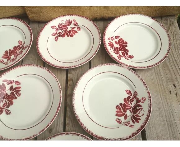 Set of 7 flat ceramic plates Badonviller Red floral decoration