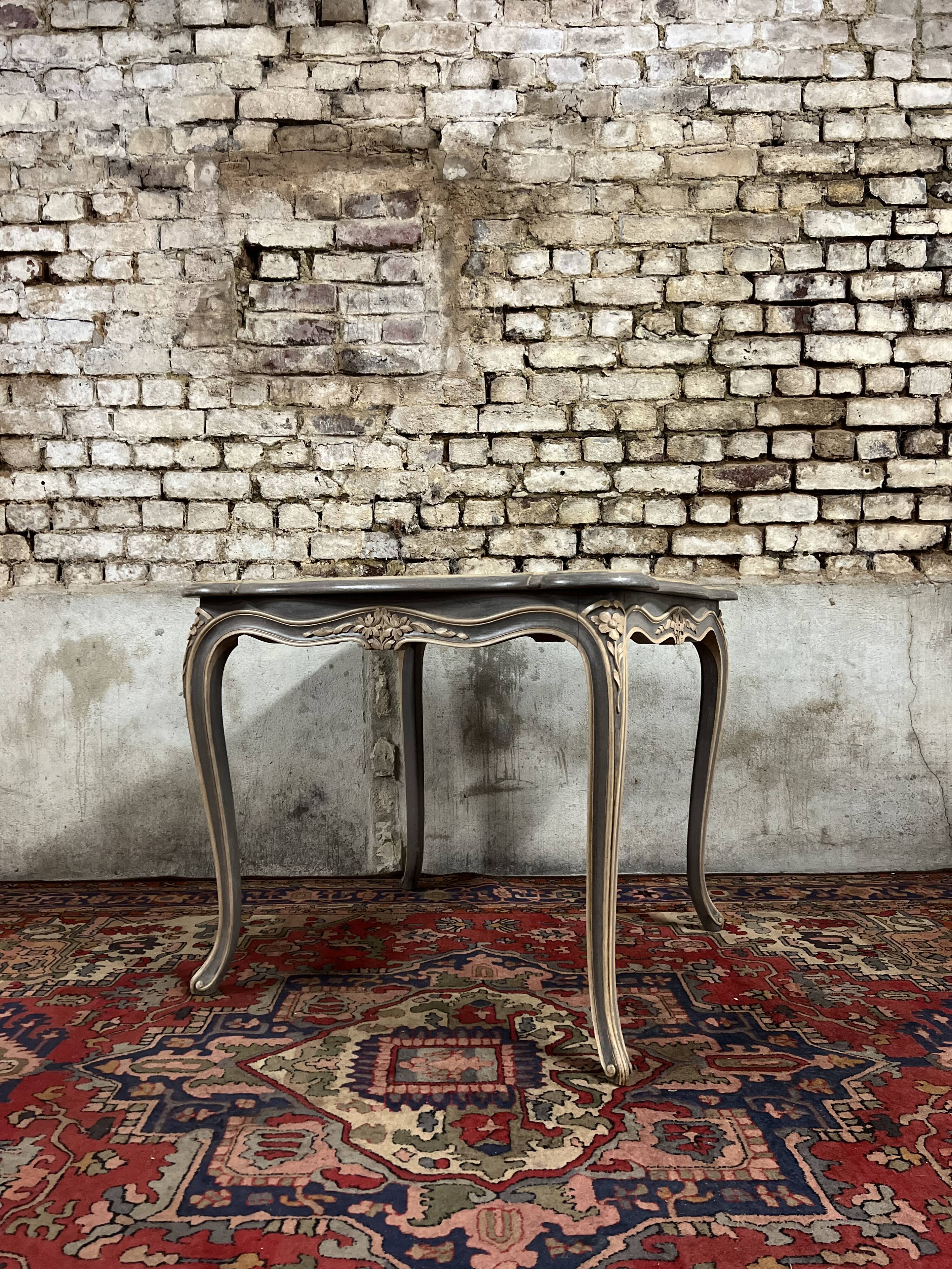 Game table in gray lacquered wood with white filling stamped gouffé