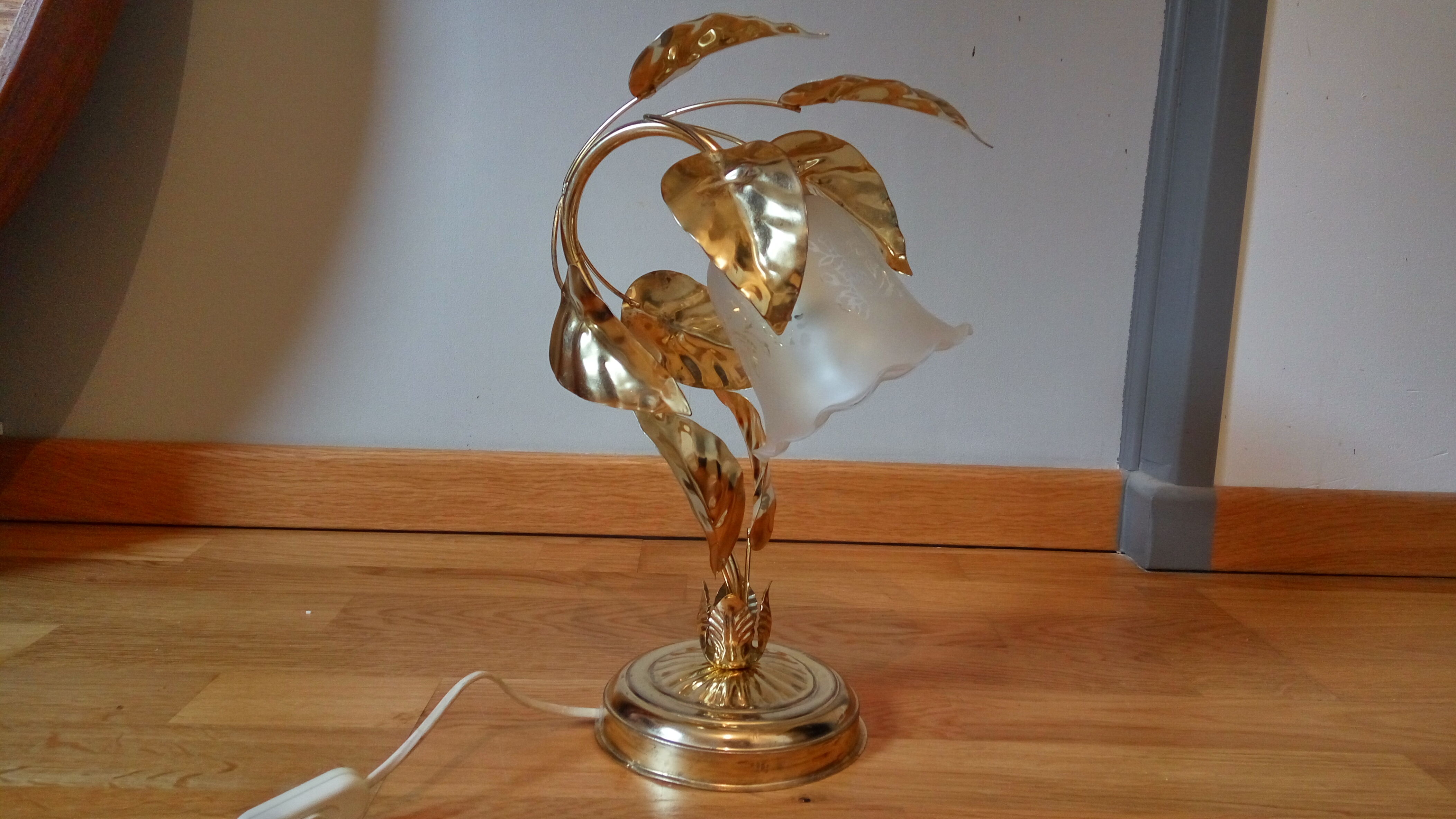 Lamp leaves