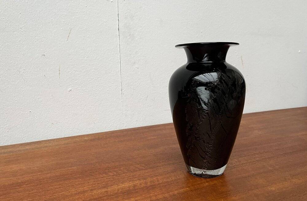 Postmodern black art glass vase by Hans Jürgen Richartz for the Richartz art collection, 1980s.