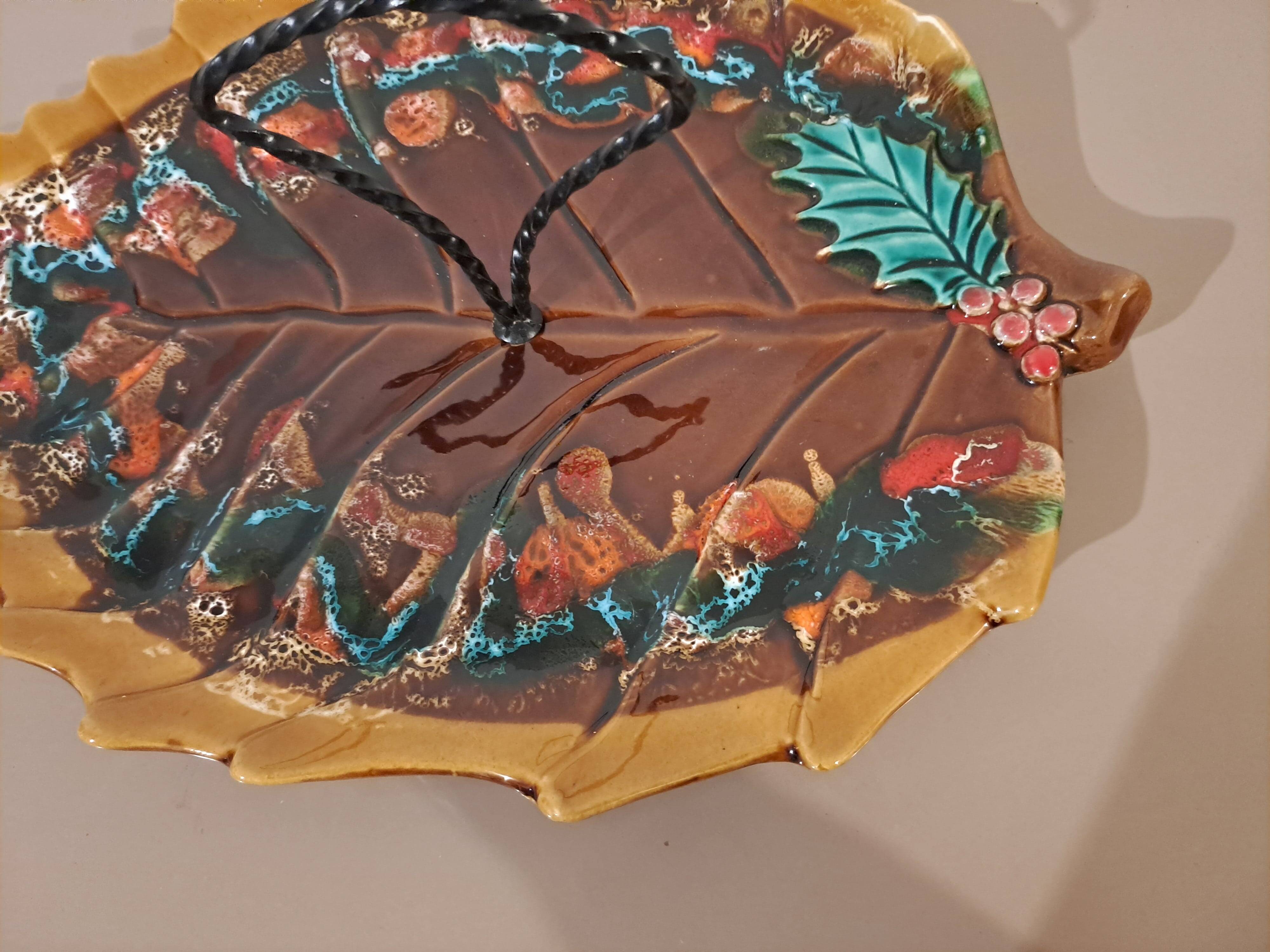 Vallauris glazed ceramic cheese board – leaf decor