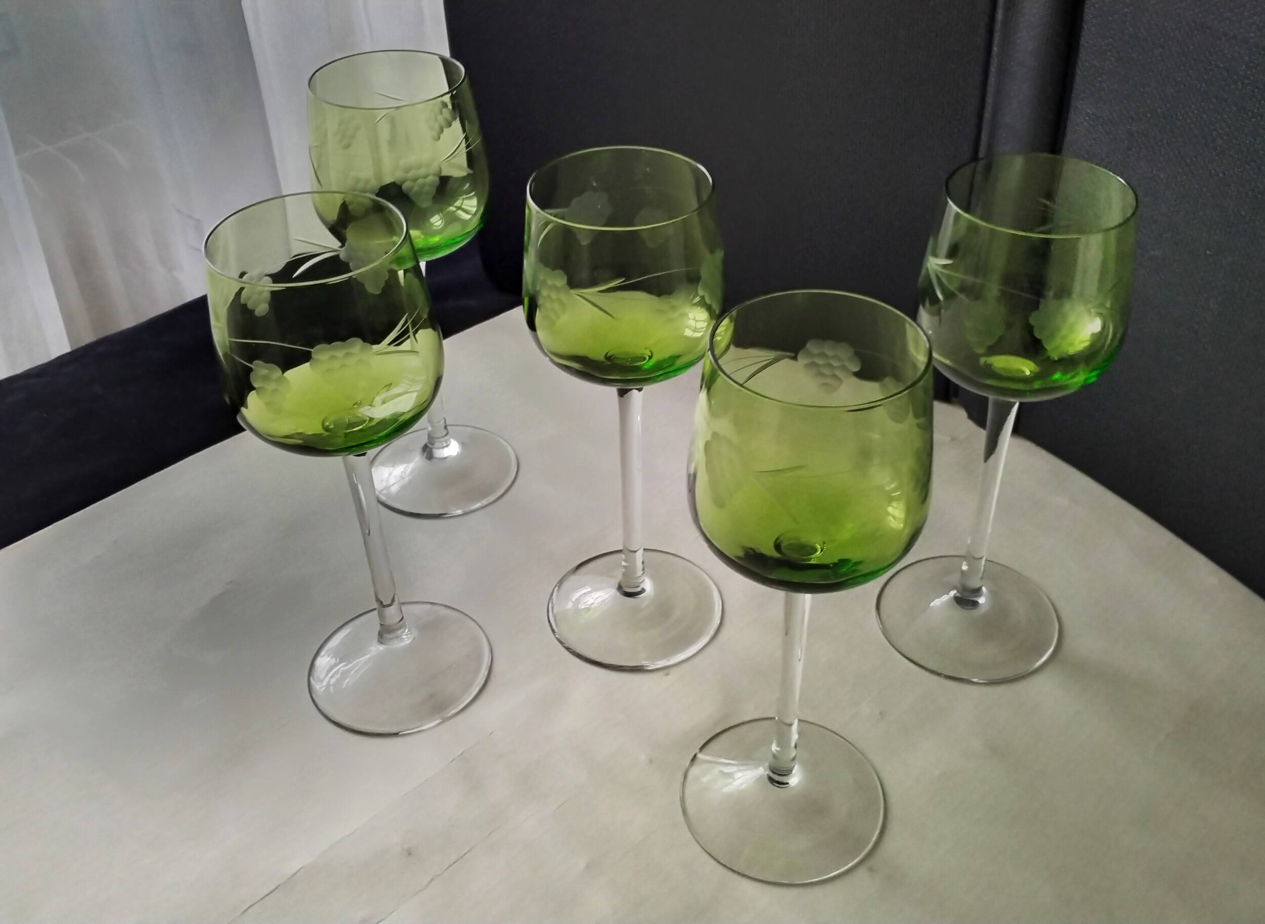 5 Alsace white wine glasses with engraved decoration