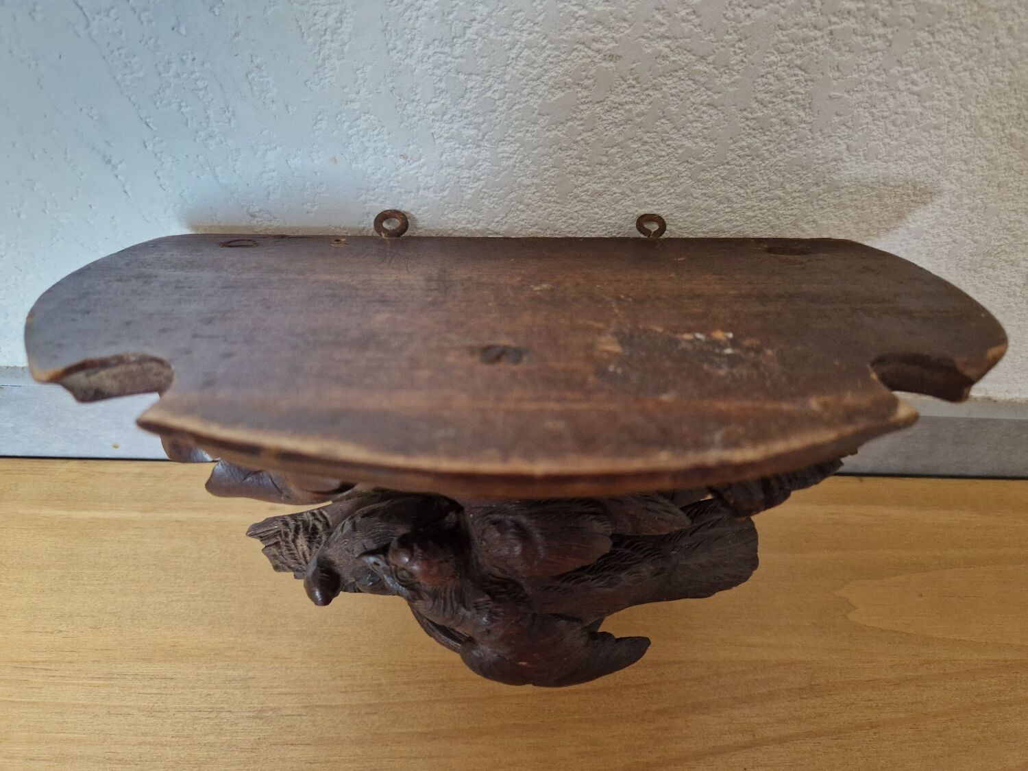 Console d'applique en bois sculpté