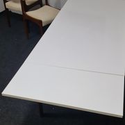 Table à manger vintage et chaises