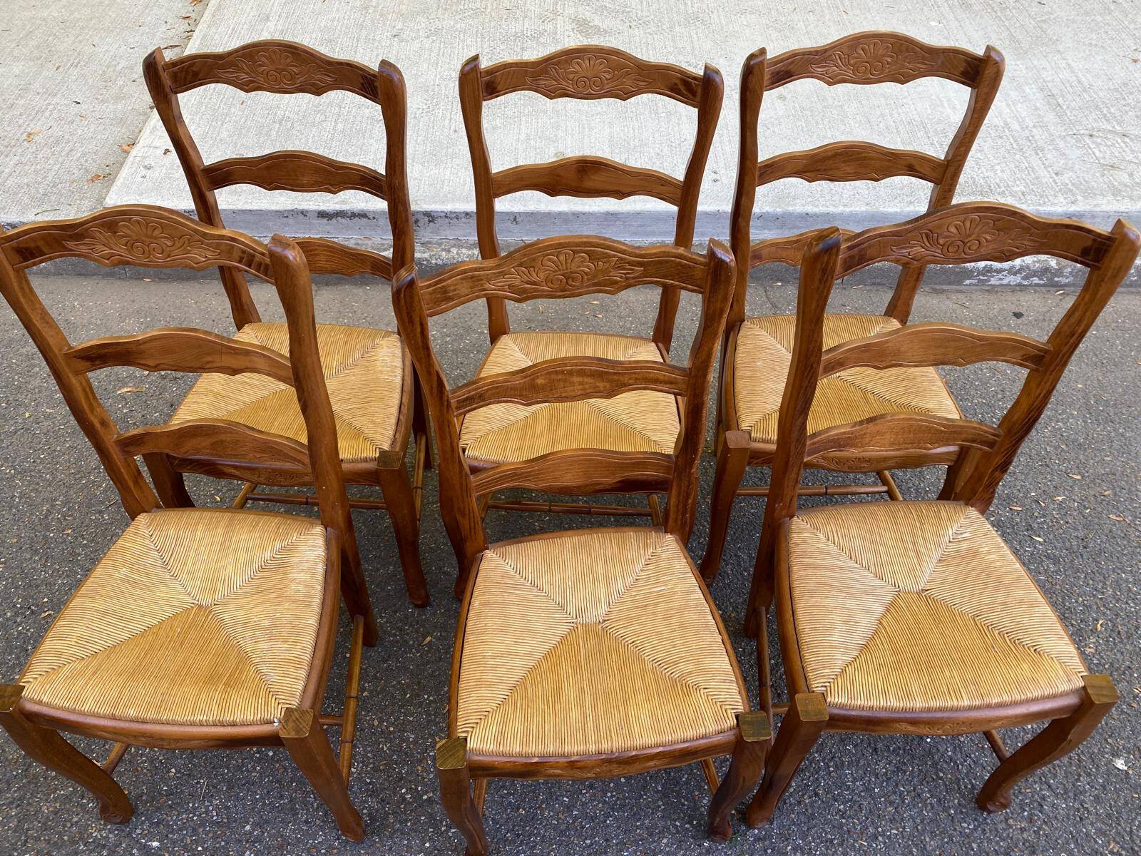 Set of 6 Provençal Louis XV chairs in solid oak with straw seats 198