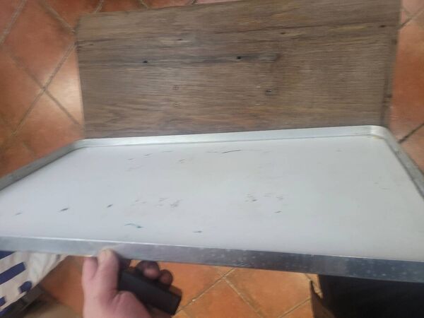 Bout de canapé pied tulipe des années 70