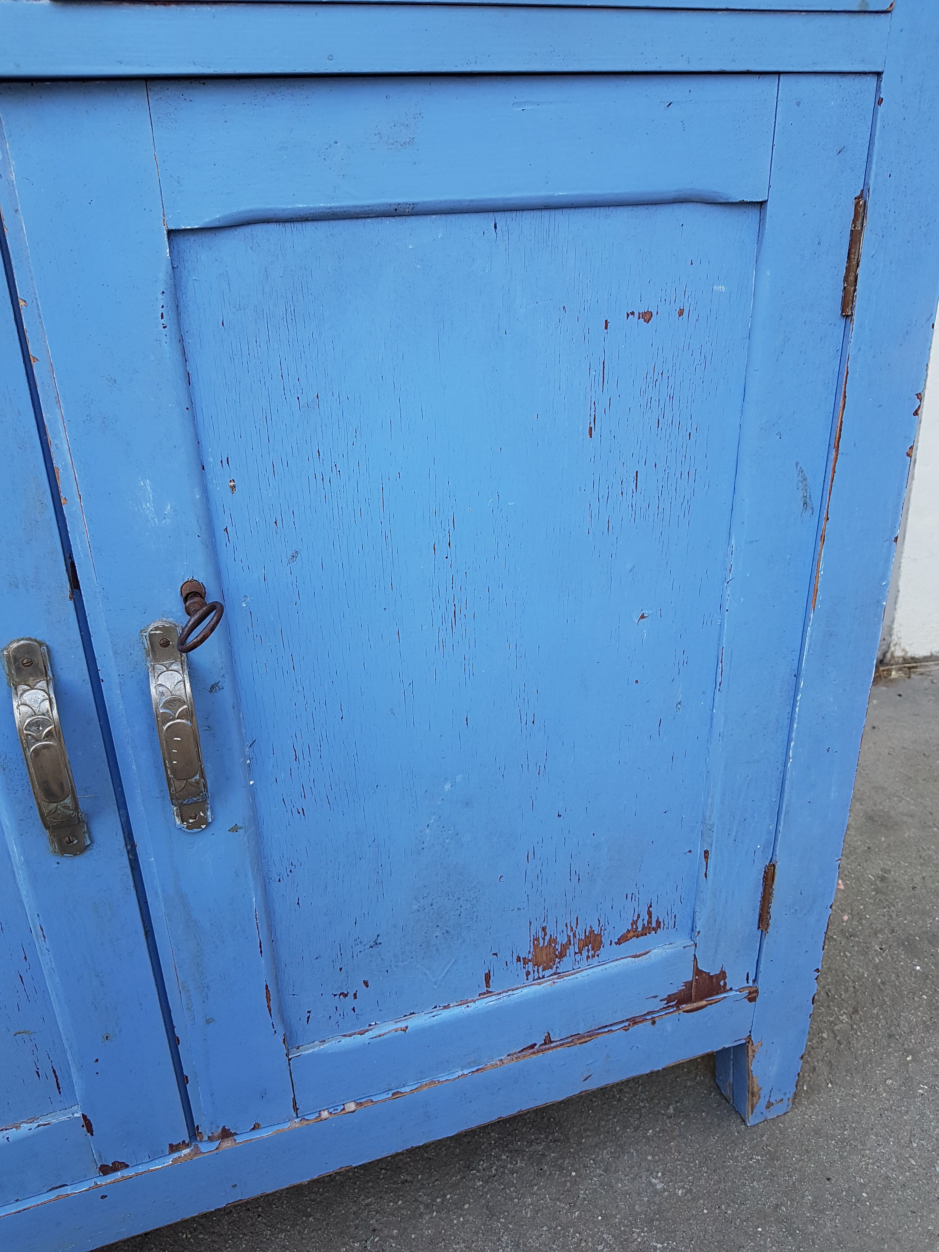 Former blue parisian buffet