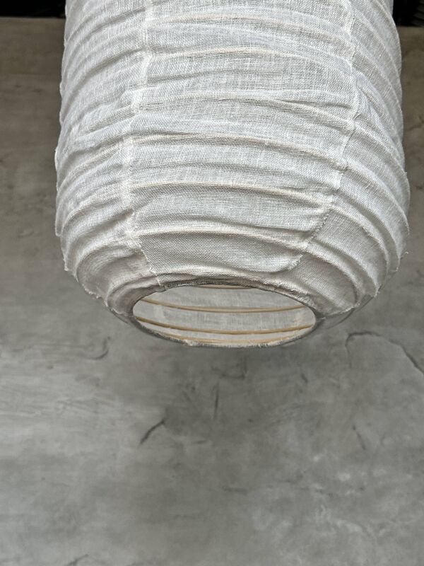 Très grande suspension en rotin et lin naturel japonisante en forme de lanterne H80 D65