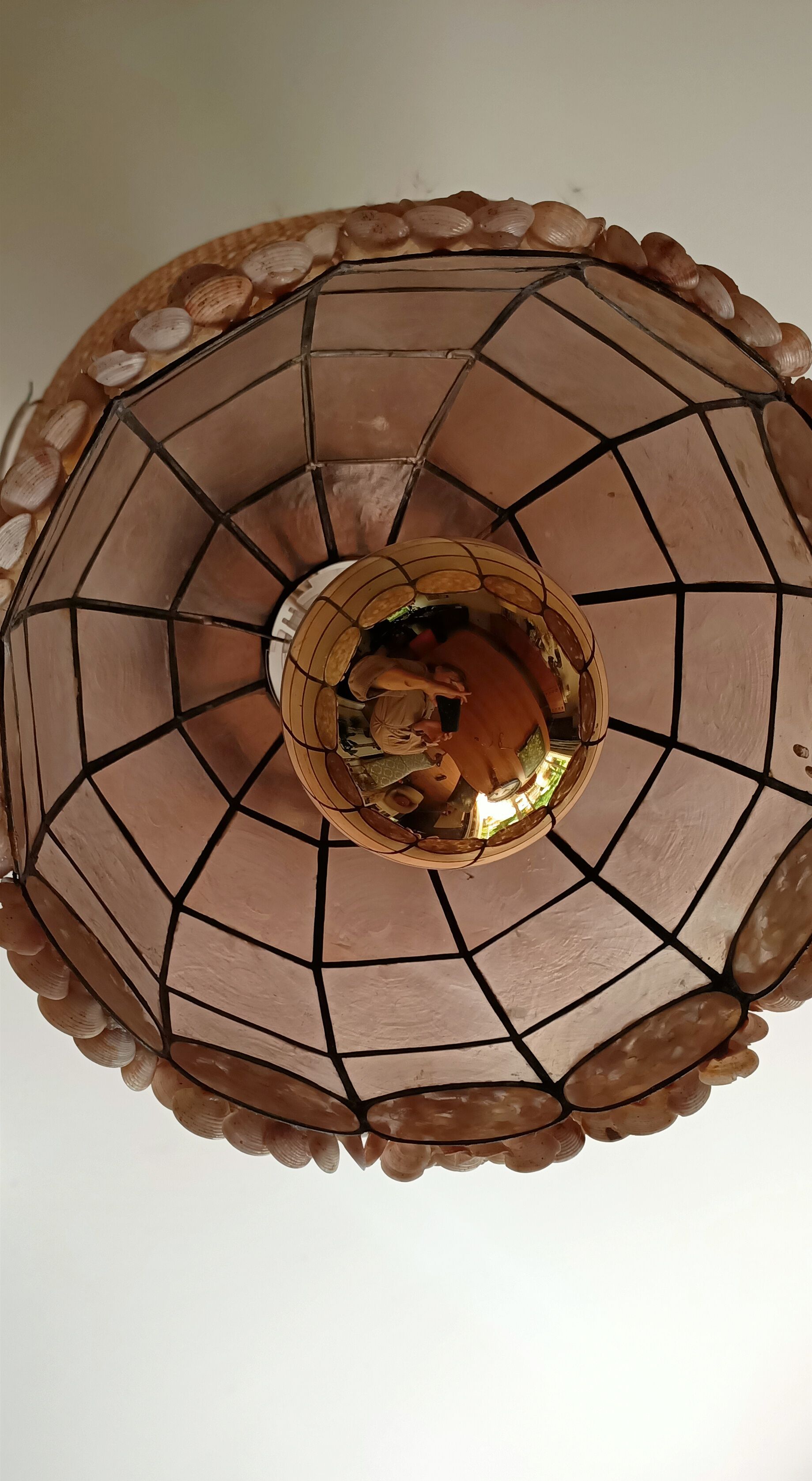 Vintage mother-of-pearl suspension